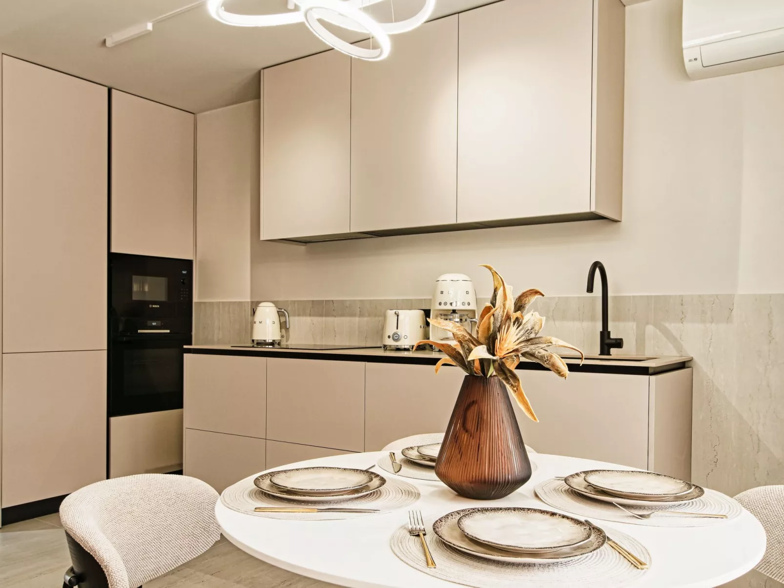 "Designer Oasis"-Inside