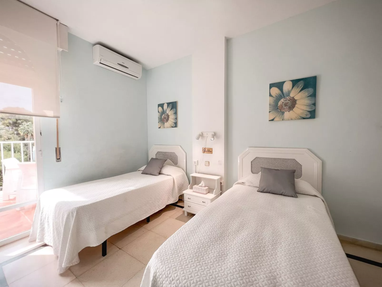 Schöne Villa, großer Pool und Garten-Inside