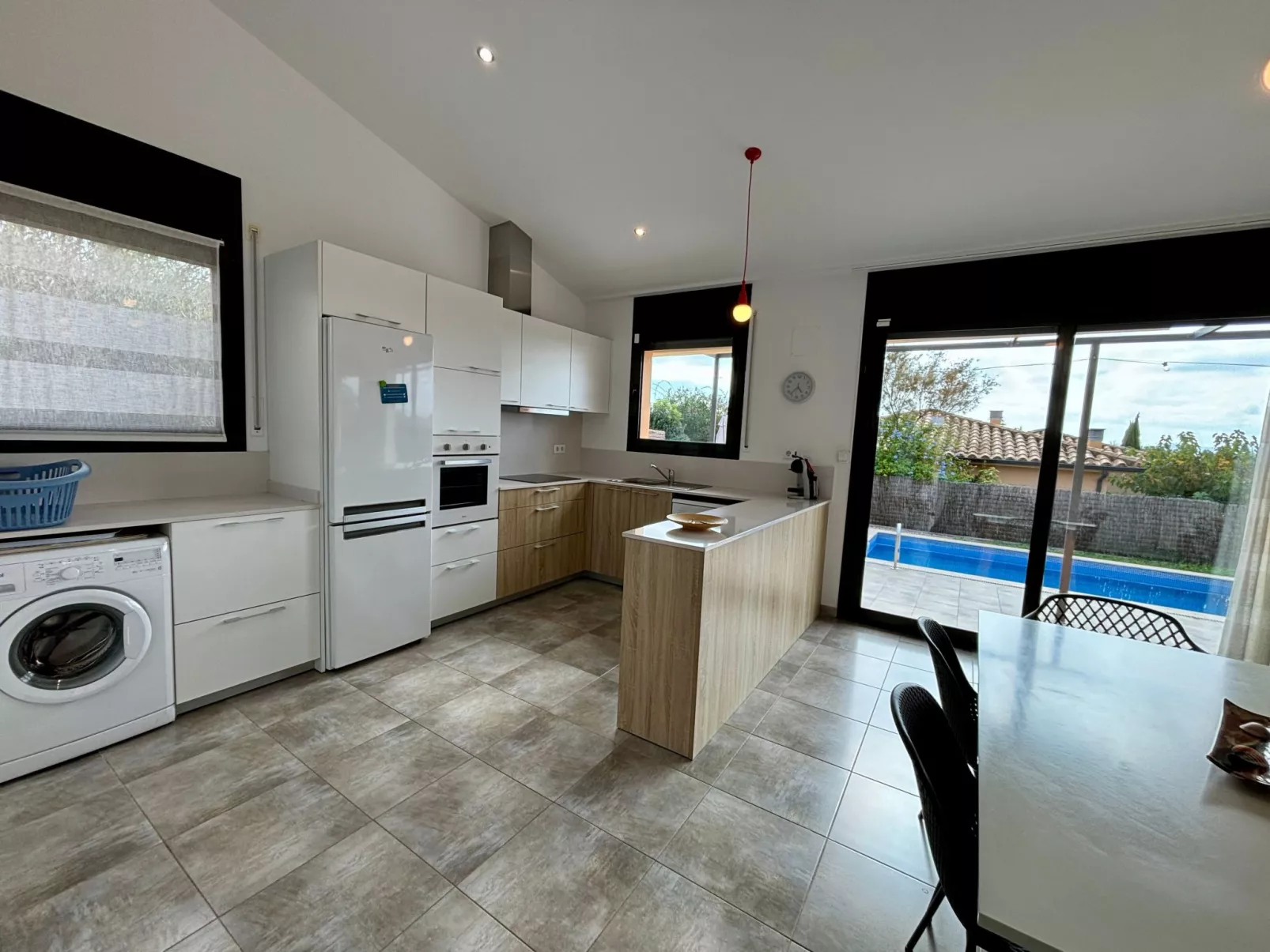 Moderne Villa Medes Mar mit Privatpool-Dedans