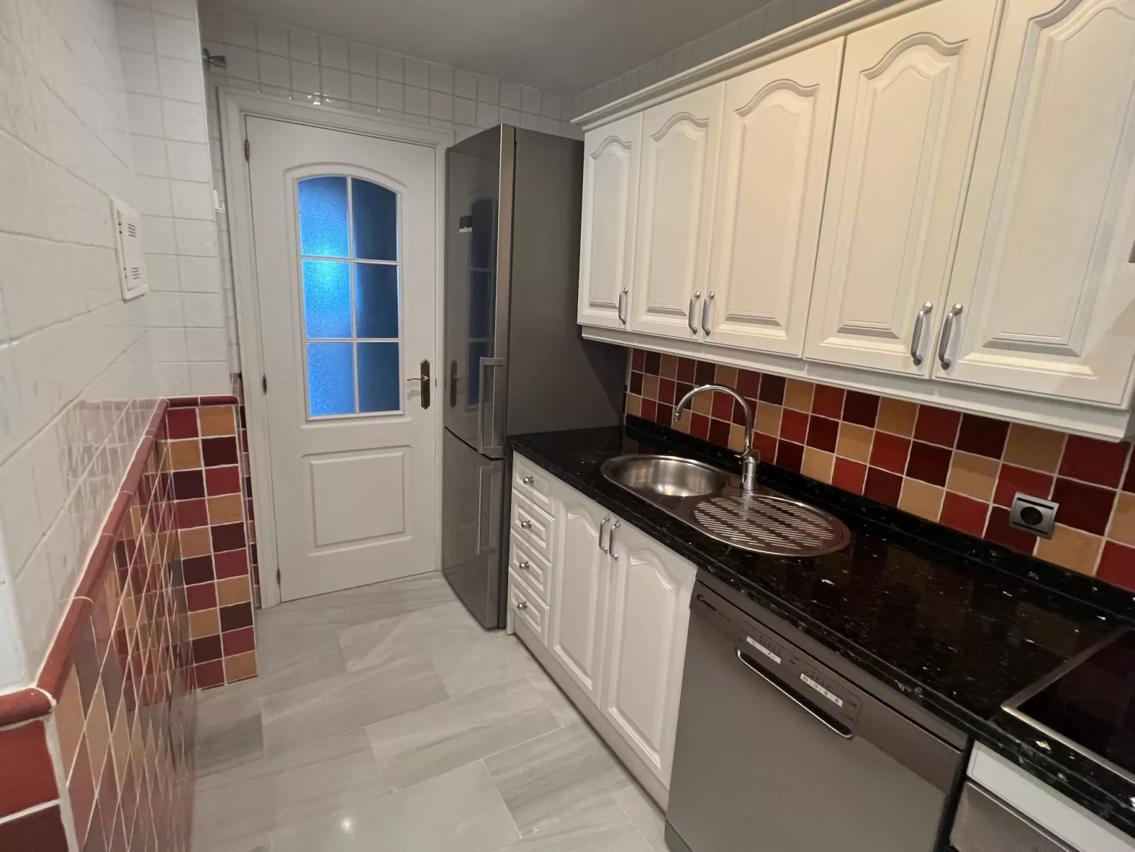 In Sitio De Calahonda mit Privatem Parkplatz und Meerblick-Drinnen