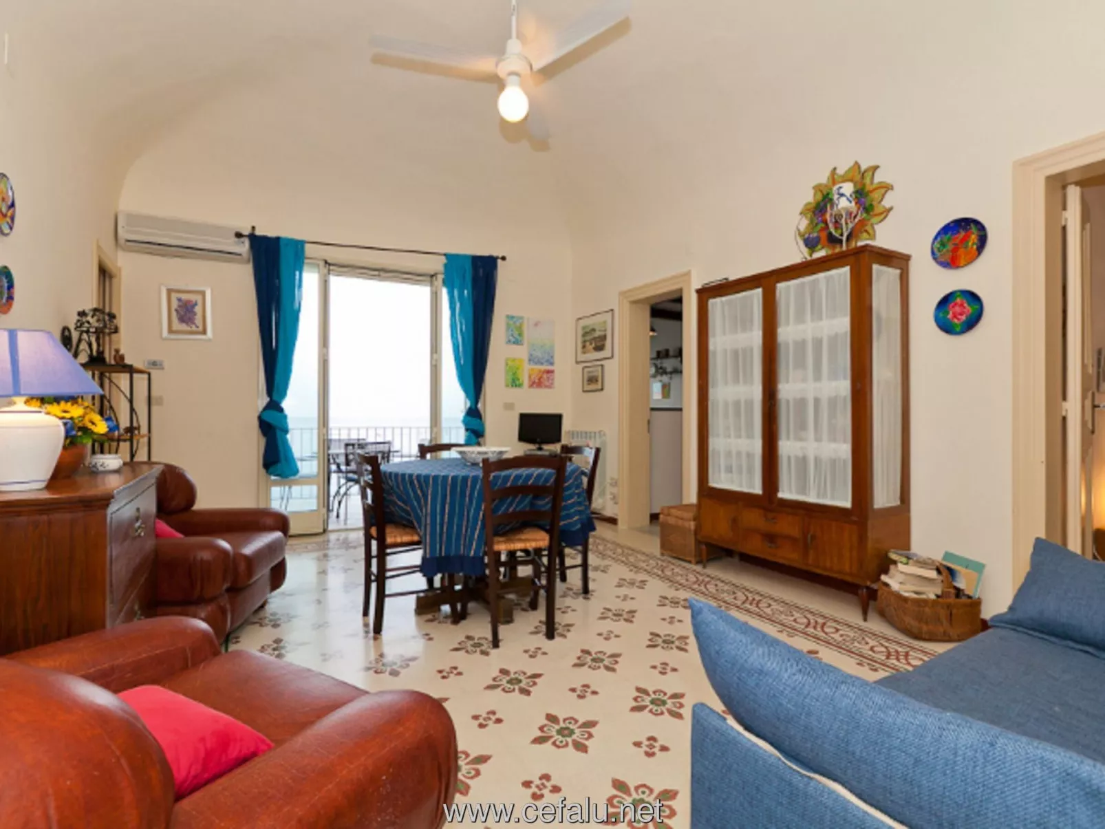 Lara-Terrasse-Inside