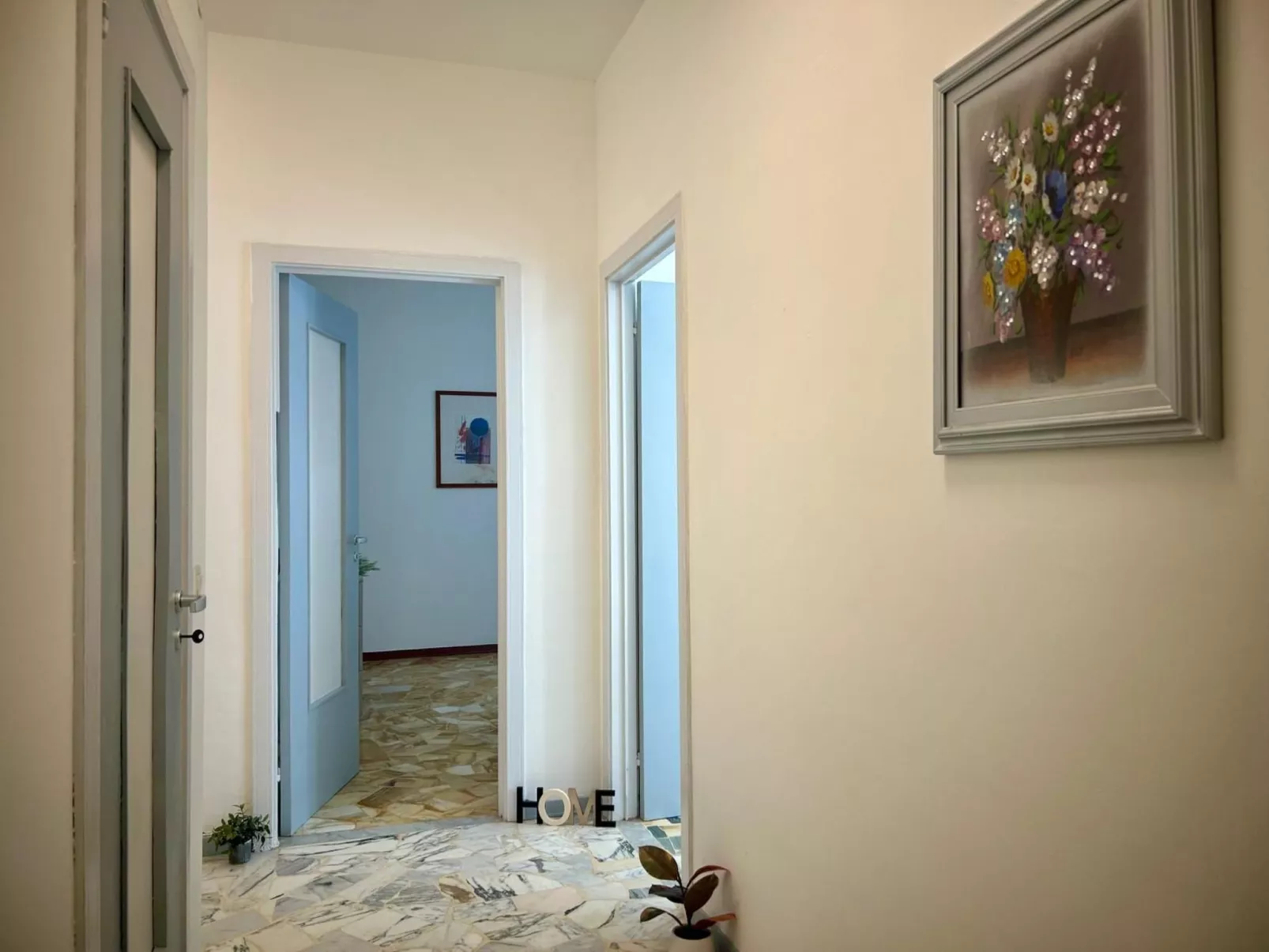 Blue Beach by Holiday World-Inside