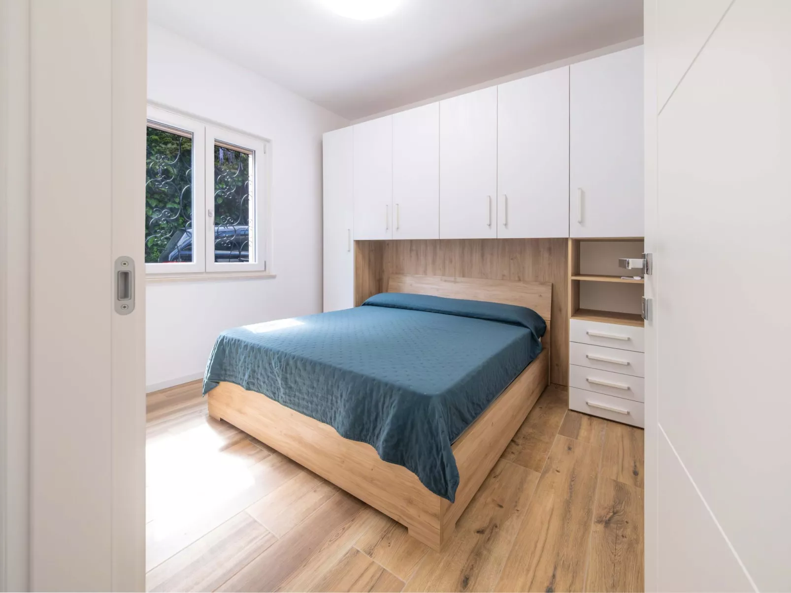 Privater Pool und herrlicher Seeblick-Drinnen