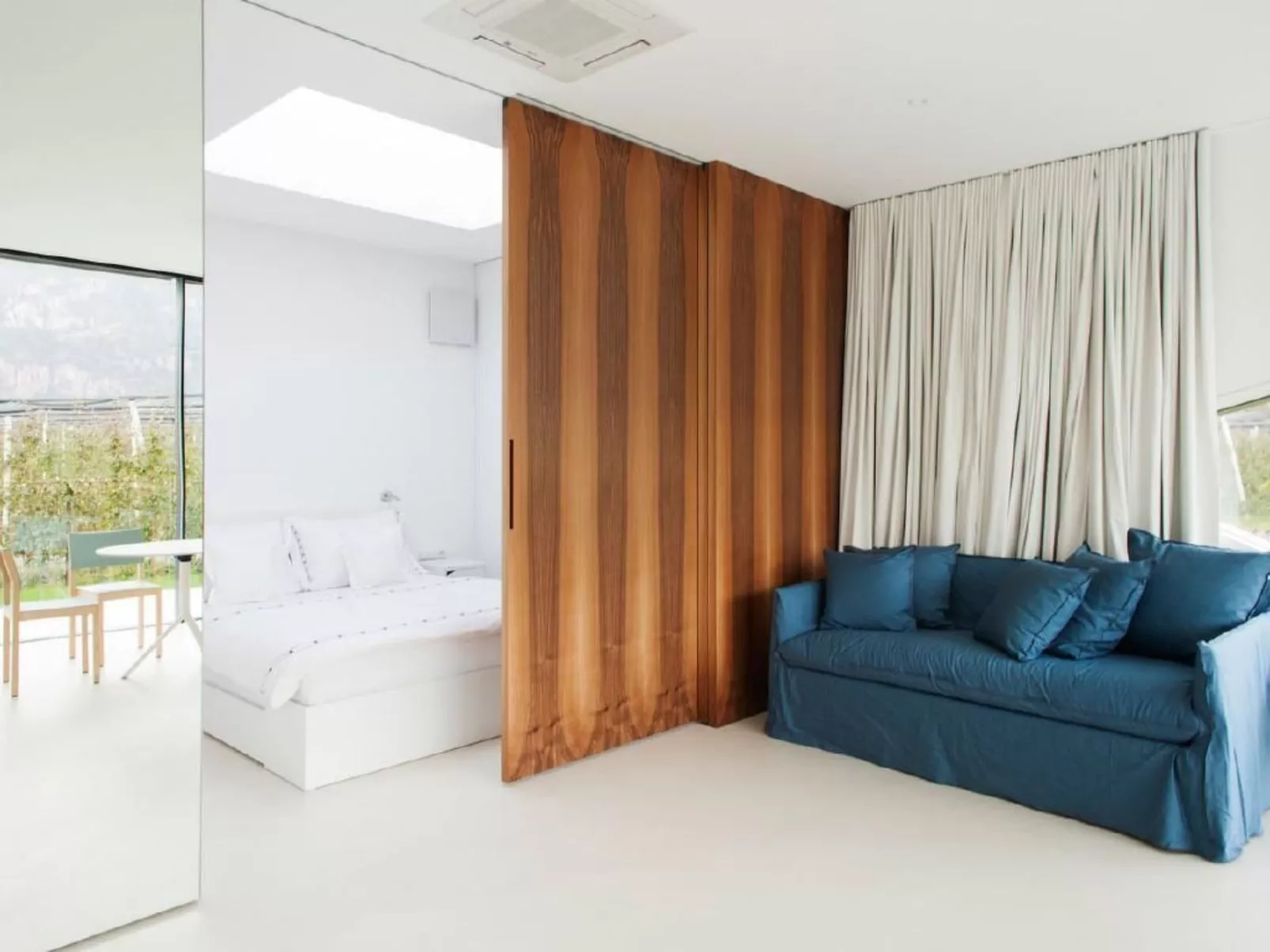 Mirror House Nord-Dedans