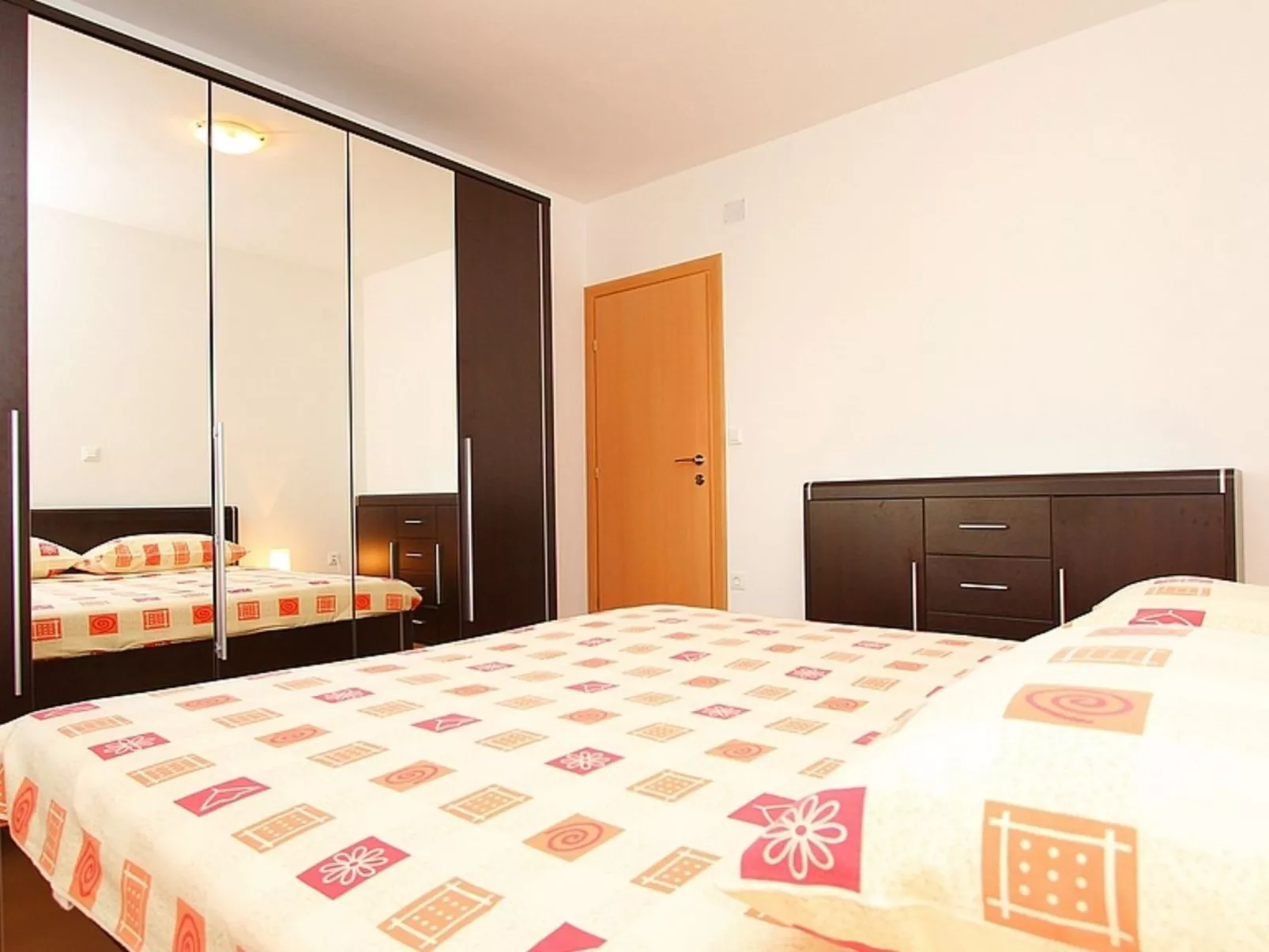 Wohnung mit privatem Garten-Dedans