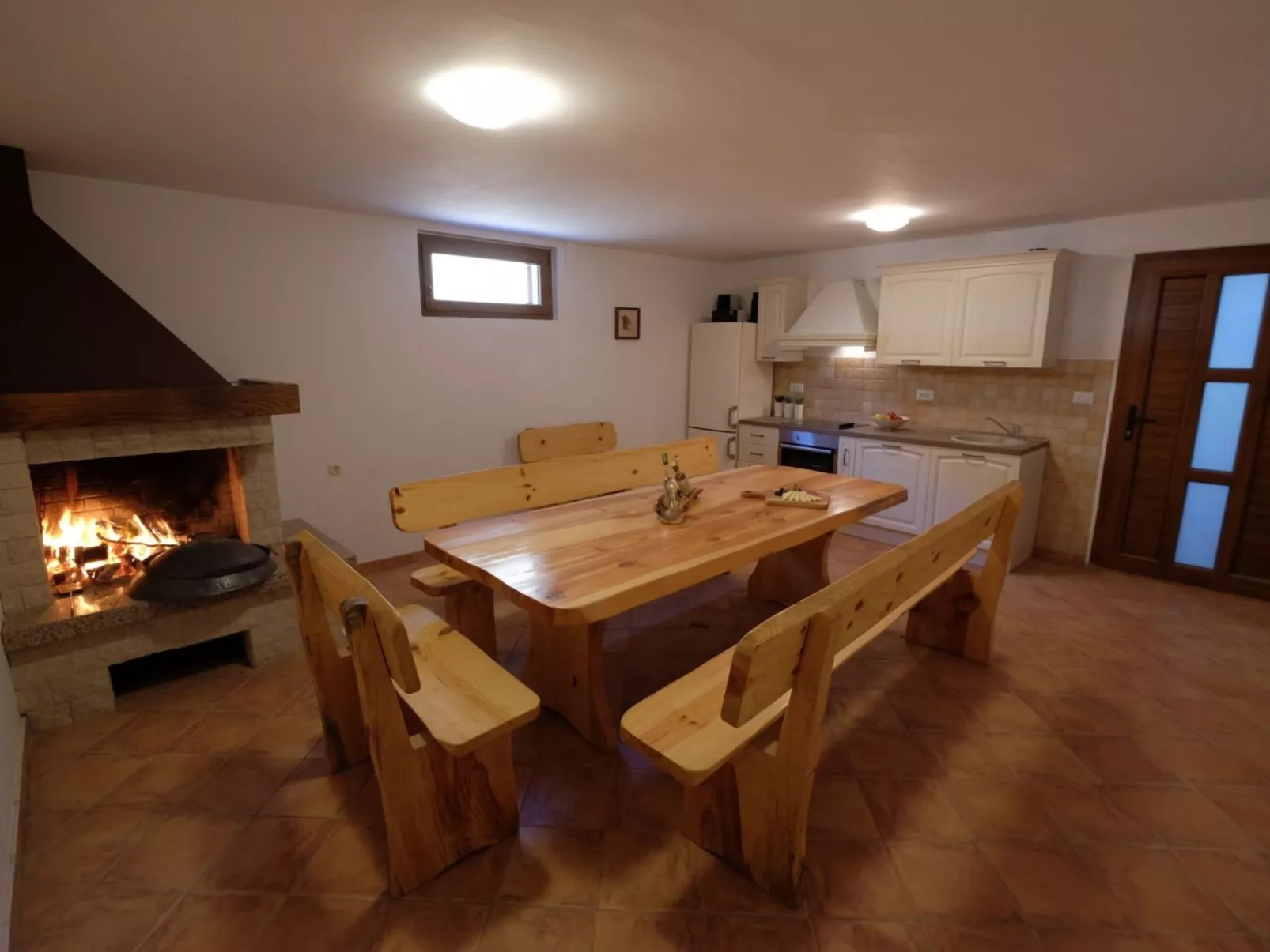 Nettes Ferienhaus in Pomer mit Privatem Pool-Dedans