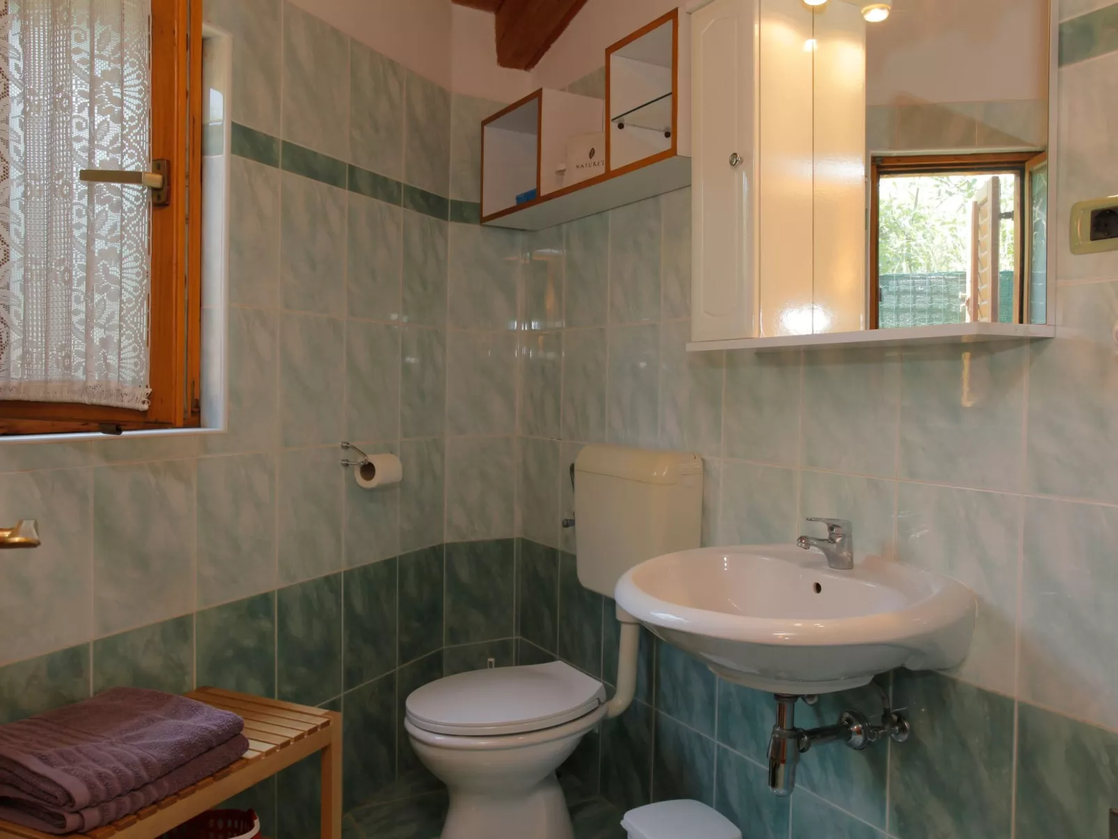 Mit schönem Garten und Sonnenterrasse-Dedans