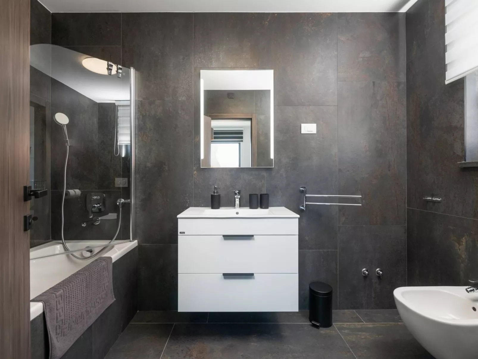 4 SZ mit Bad en suite Pool und Sommerküche-Drinnen