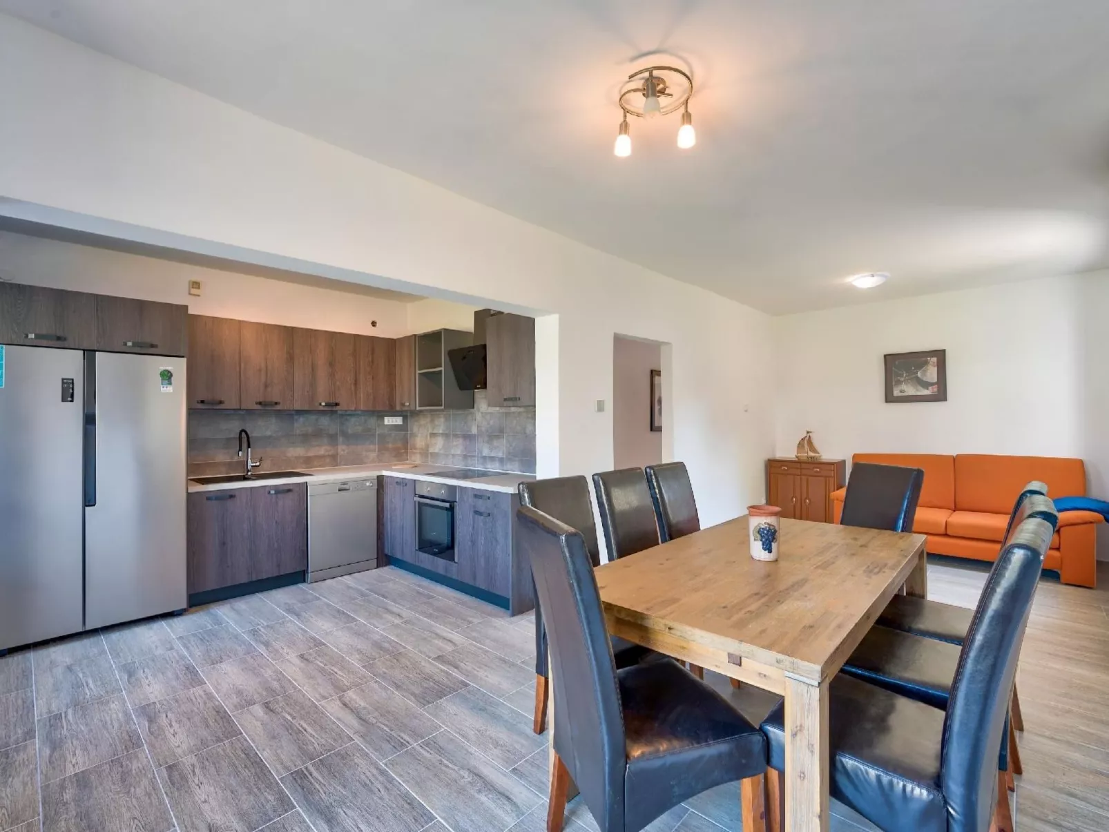 Villa mit Garten, Grill und Terrasse-Dedans