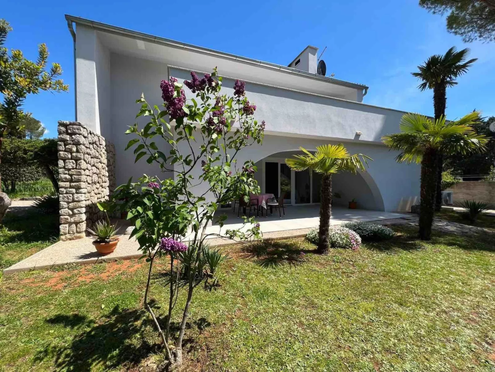 Wohnung "Nada" mit Terrasse-Outside