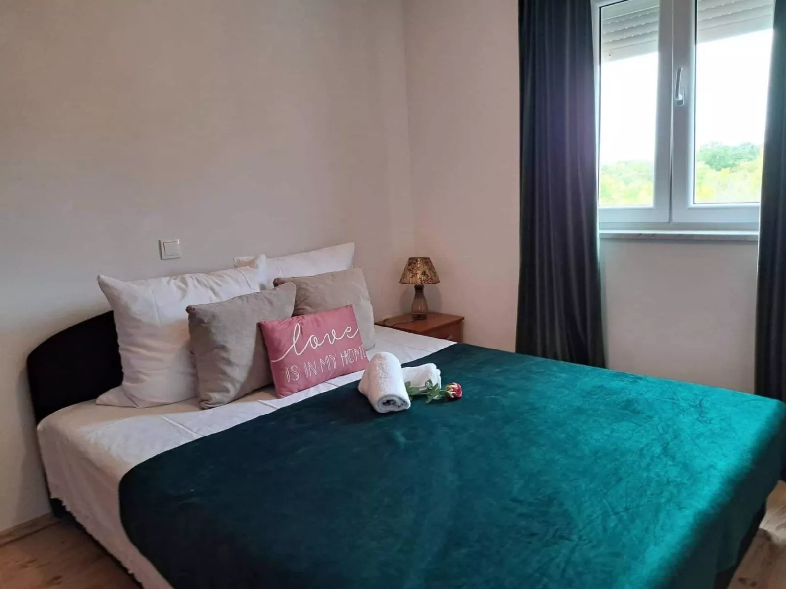 Wunderschöne Ferienwohnung, mit Meerblick und Pool-Inside