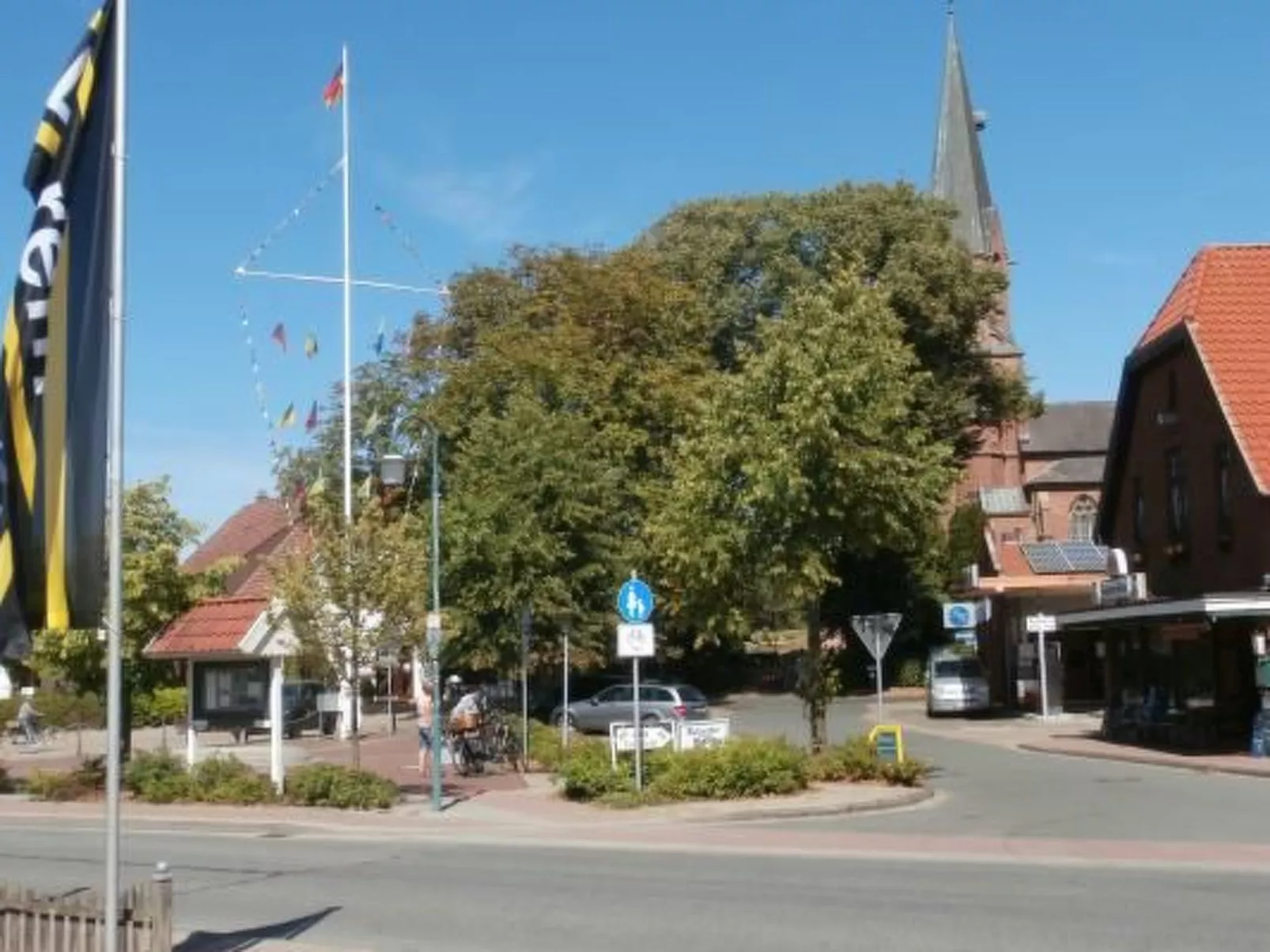 Uriges Ferienhaus mit Garten und Grill-Dedans