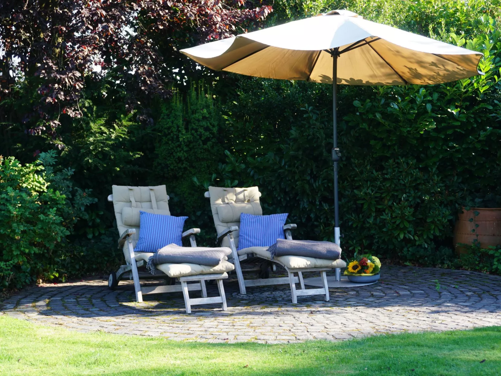 Großzügiges Haus mit traumhafter Gartenanlage-Dedans