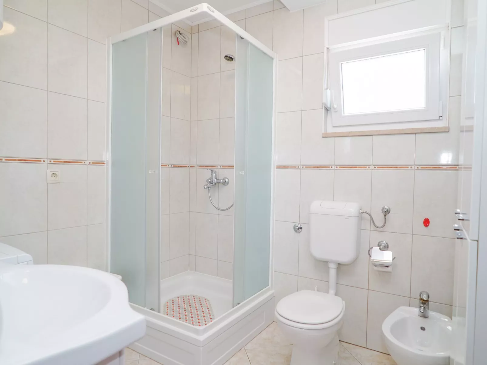 In der Nähe des Meeres und des Sees-Drinnen