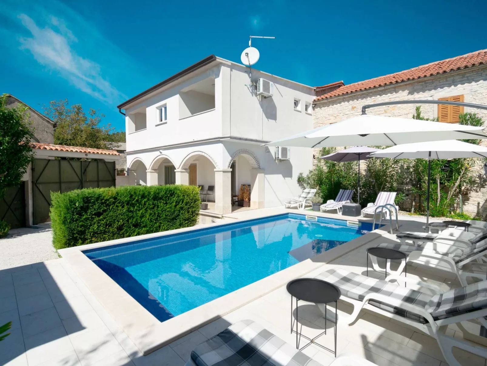 Villa Martin - Rückzugsort auf dem Land mit Pool-Inside