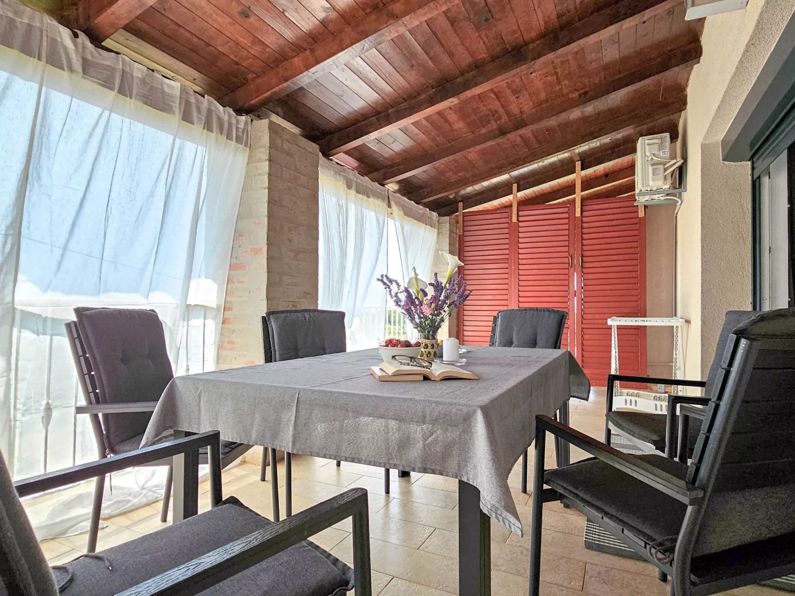 "Ines A5" mit Balkon-Dedans