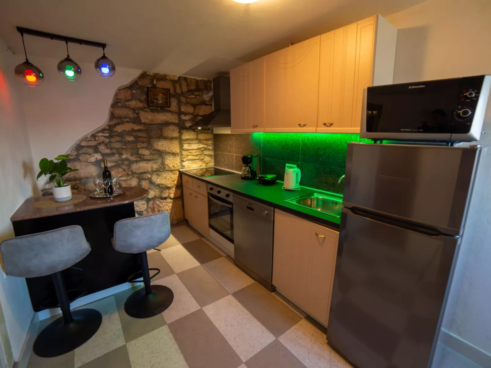 'Frane' mit eigenem Pool-Dedans