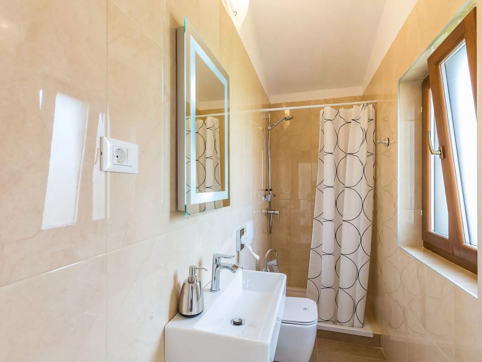 In Kavran mit Privatem Pool-Inside