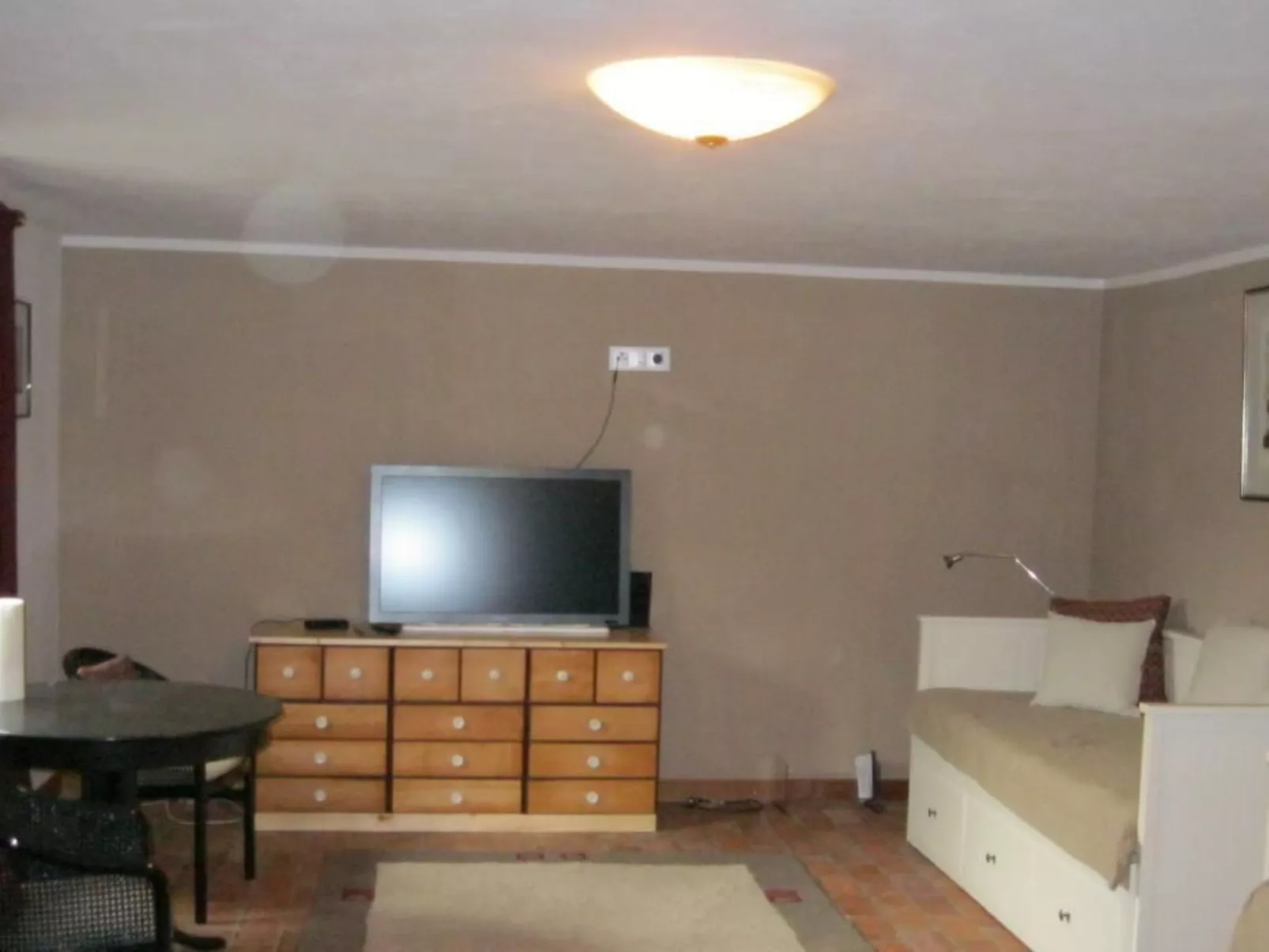 In Szopa mit Garten und Terrasse-Dedans