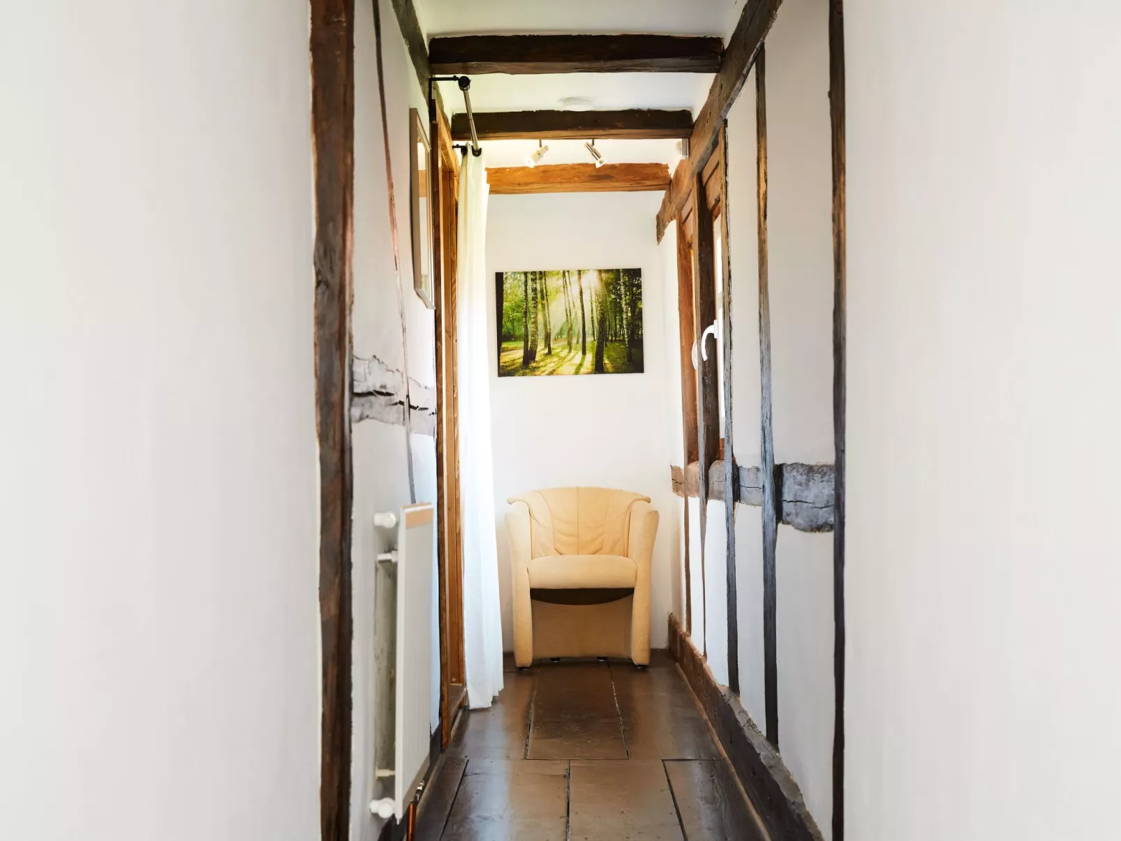 Fachwerkhaus mit Garten, Grill und Terrasse-Dedans