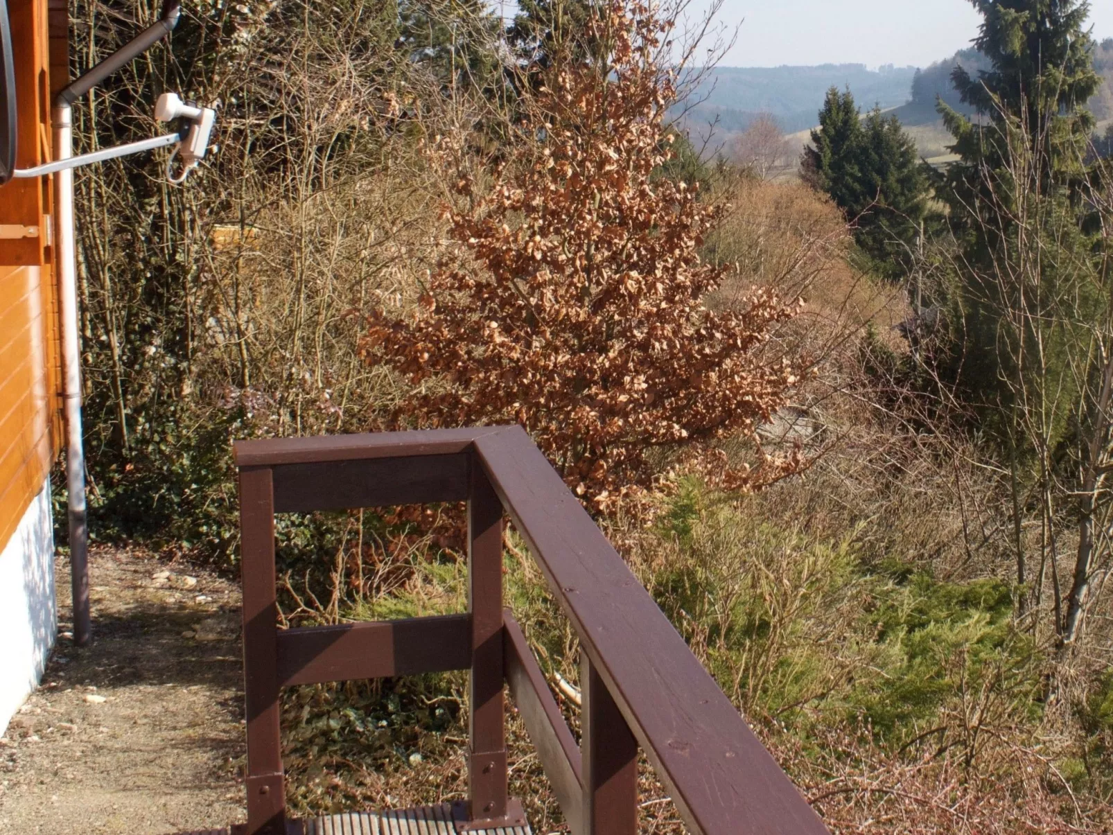 Mit Privatparkplatz-Dedans