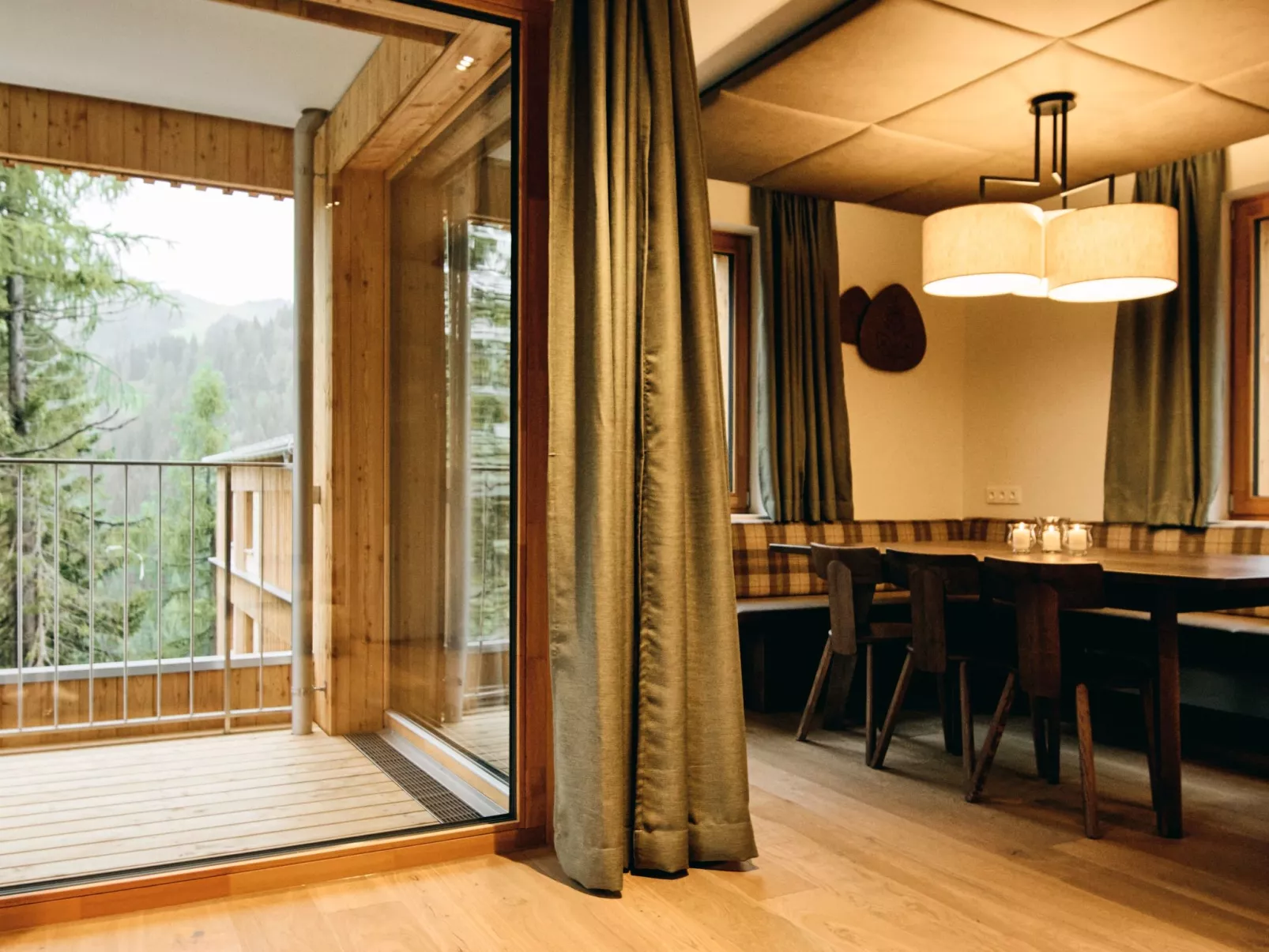 Enzian Lodge sup.-Drinnen