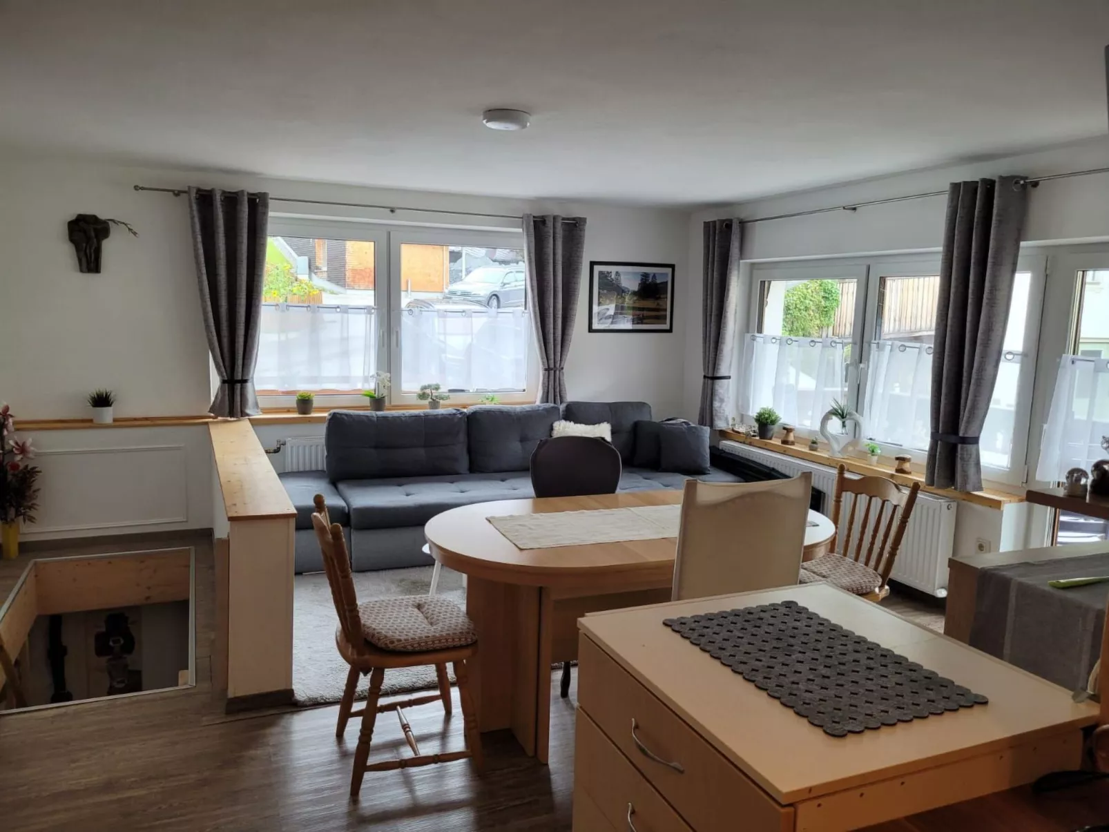 Bergwiese mit Balkon-Inside