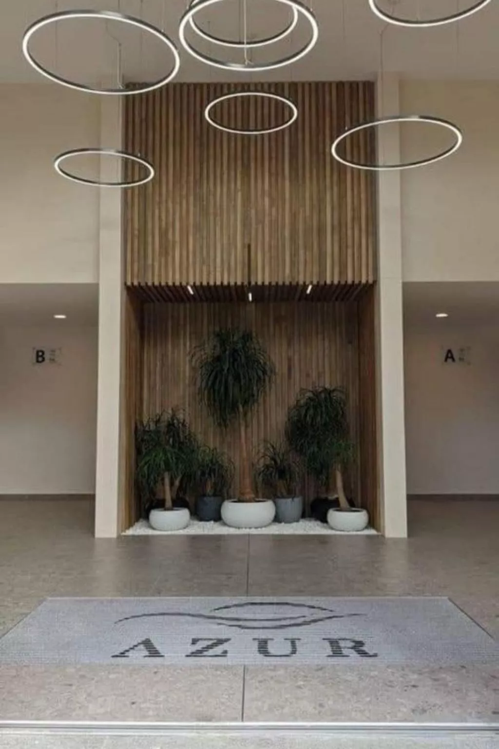 Studio "Allure Varna" mit Infinity-Pool-Draußen