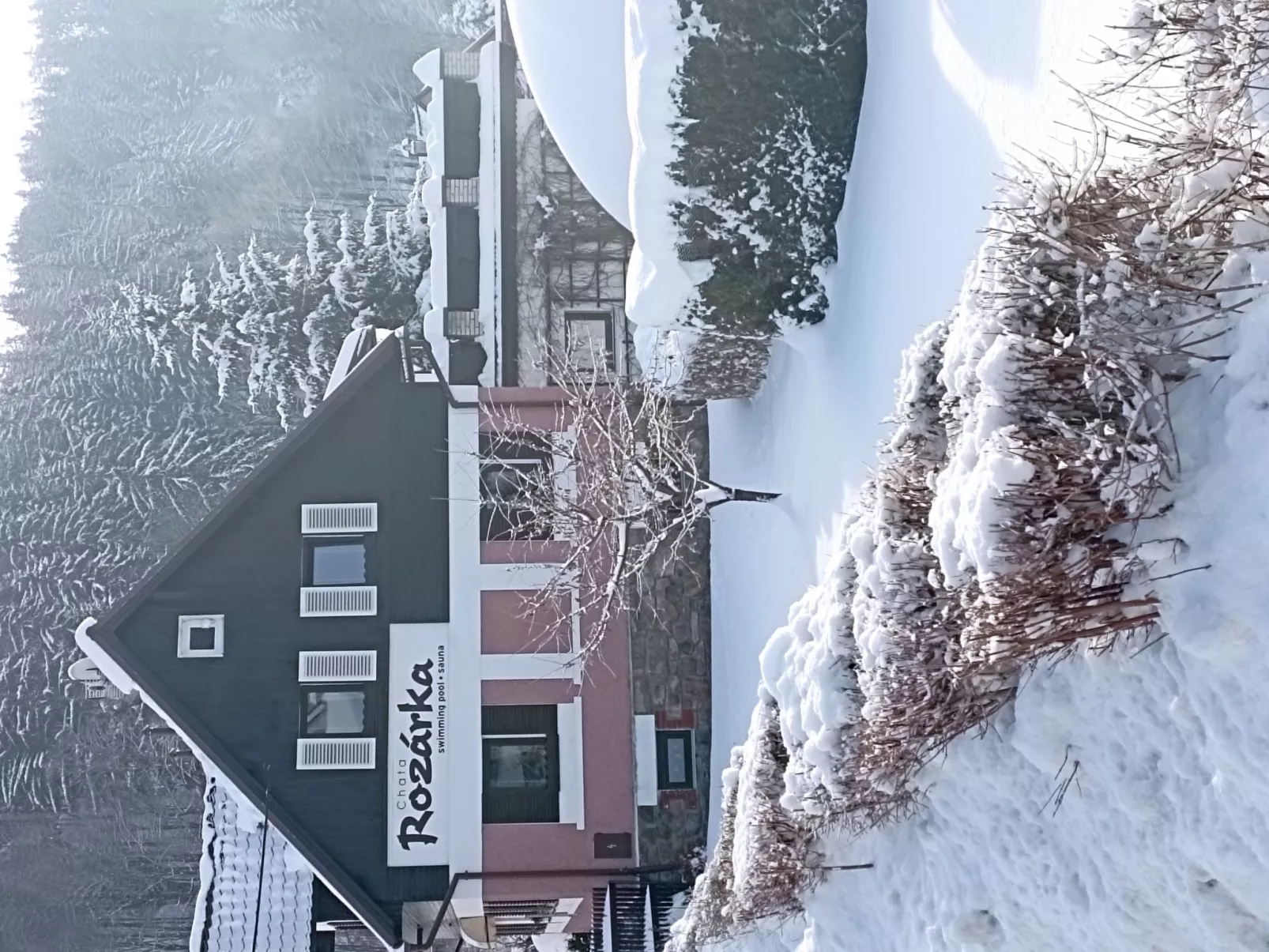 Mit solarbeheiztem Außenpool und Sauna-Inside