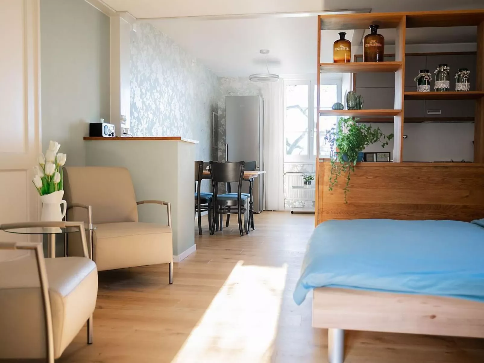 Studio Ferienwohnung - 38 m2- mit Gartennutzung-Dedans