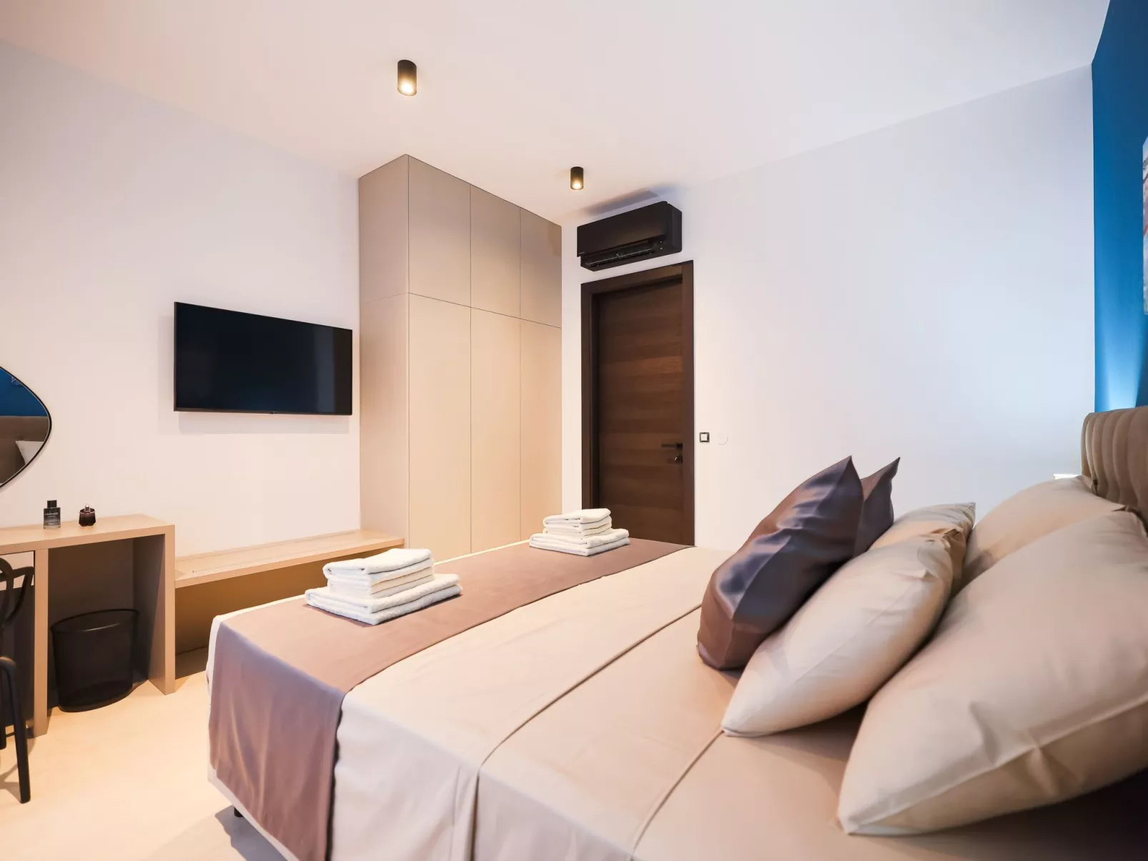 Villa View Pasman-Inside