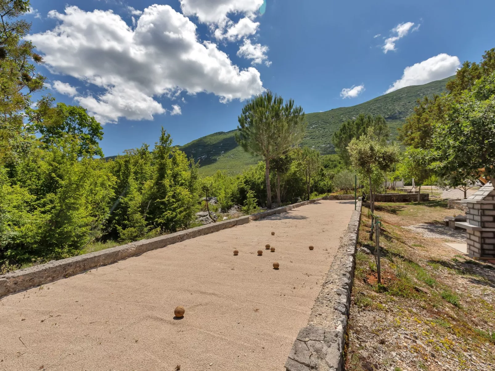 In Rašćane mit Beheiztem Pool-Outside