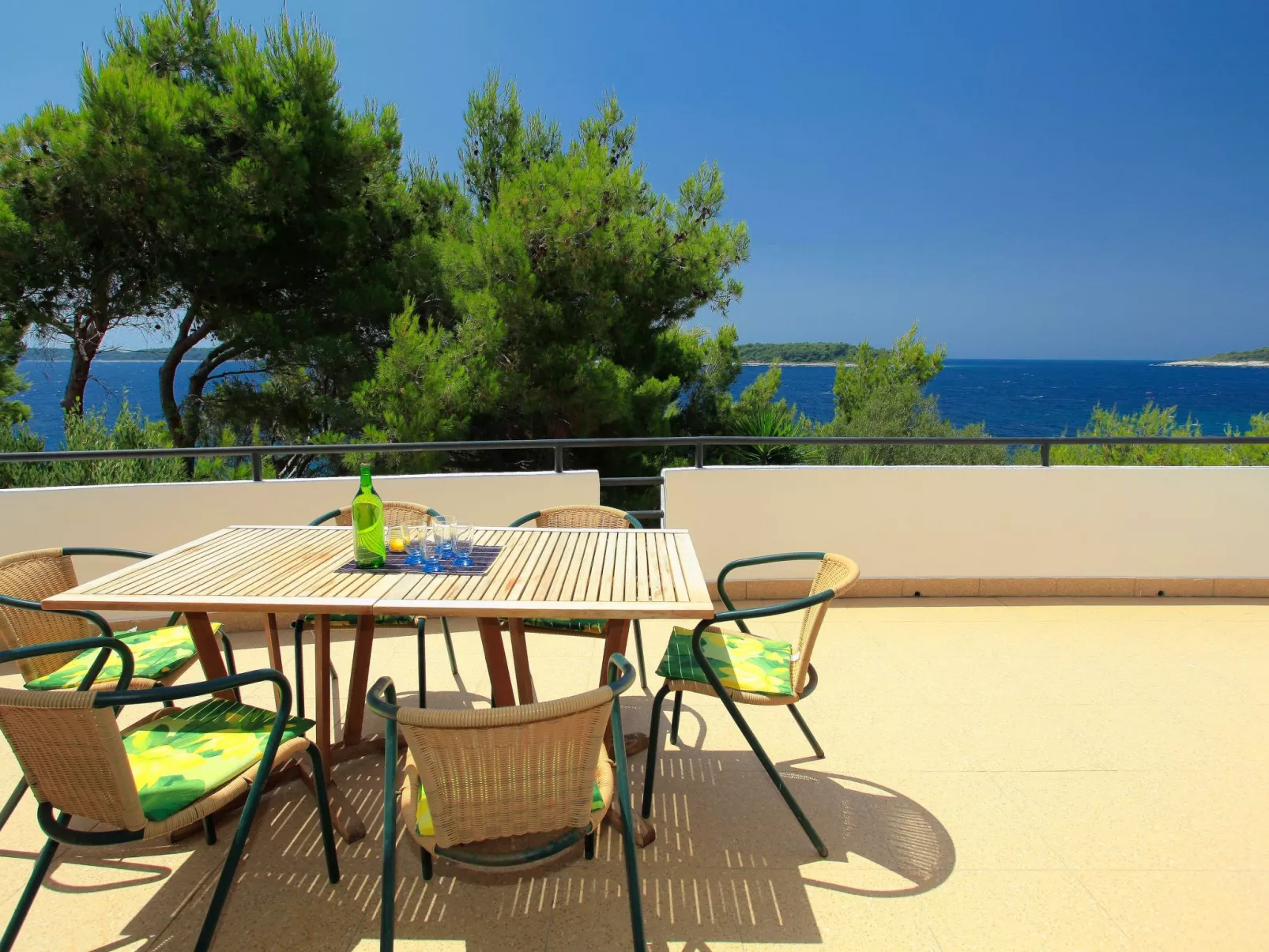 Ferienapartment für sechs Personen-Draußen