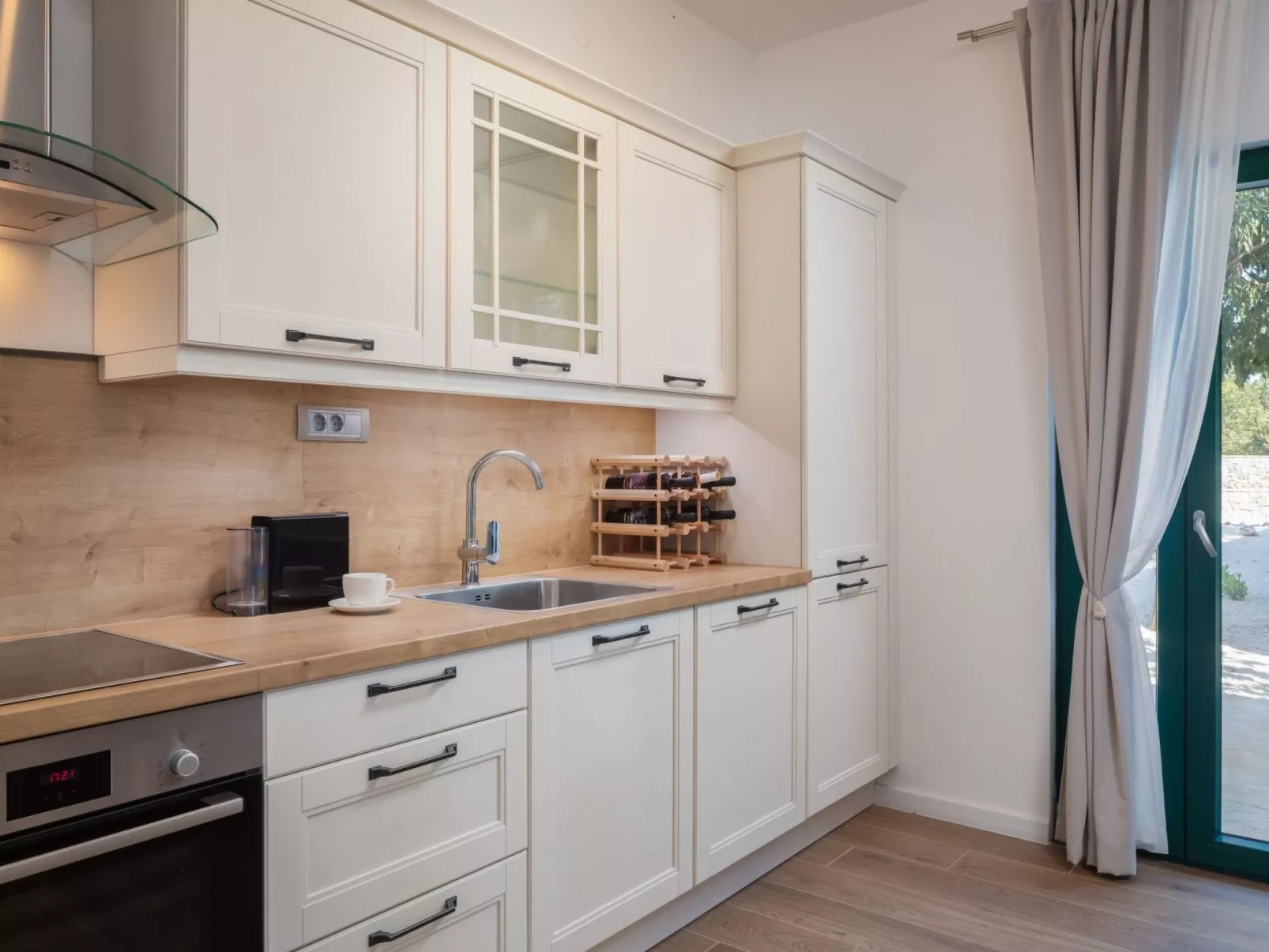 Haus für 11 Personen und 1 Kind in Razvode-Inside