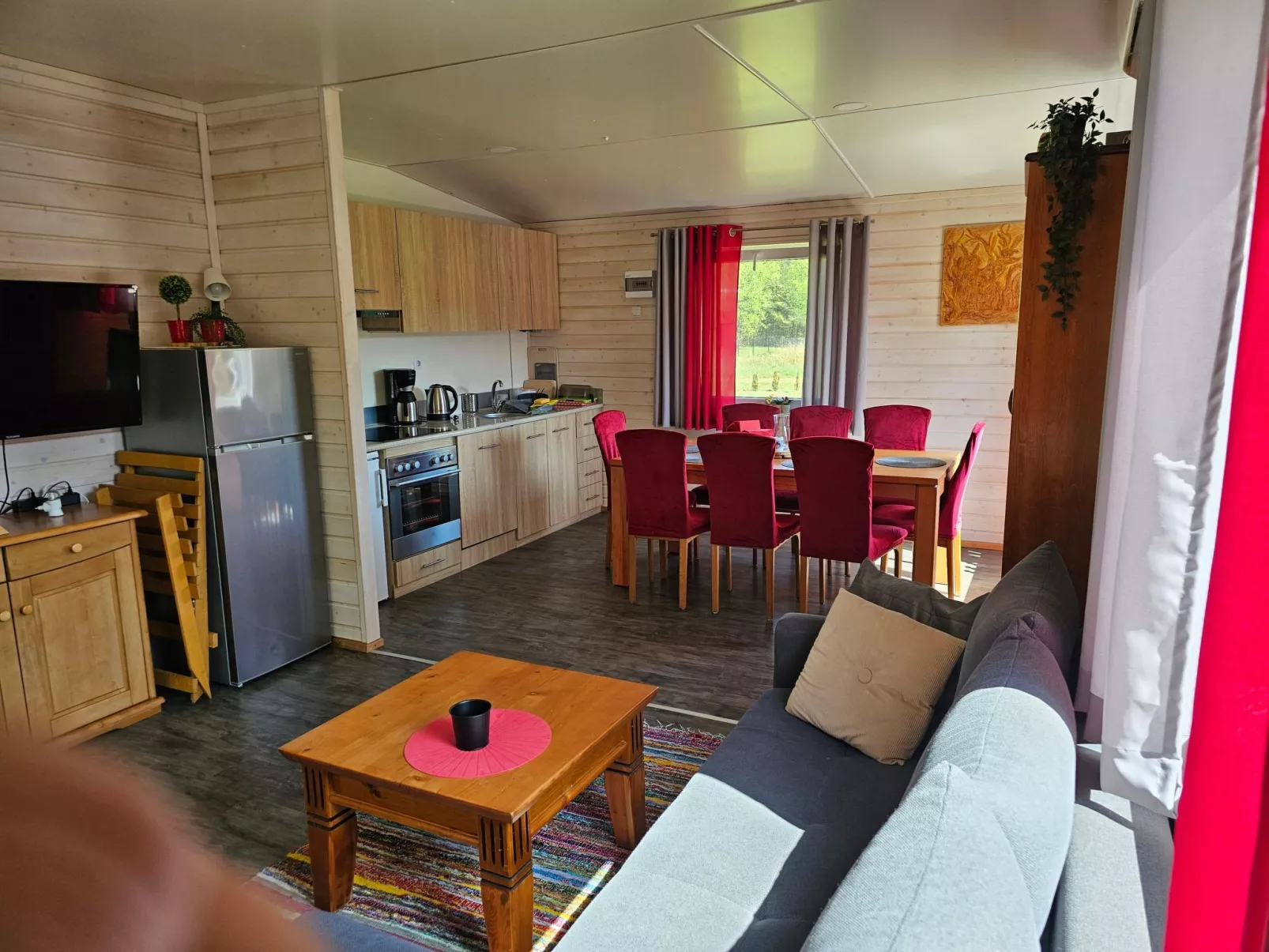 Ganzjährig bewohnbares Ferienhaus - rot-Drinnen