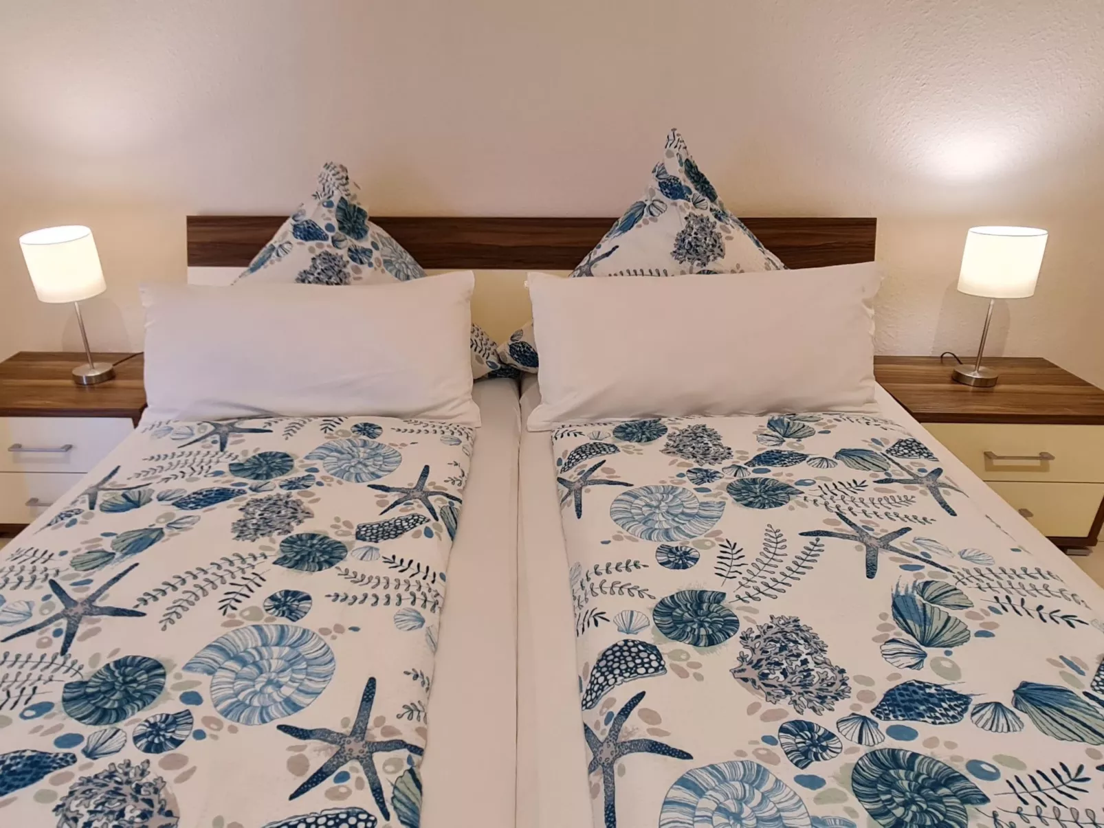 Dreibettzimmer mit Lounge-Terrasse und Garten - Inside