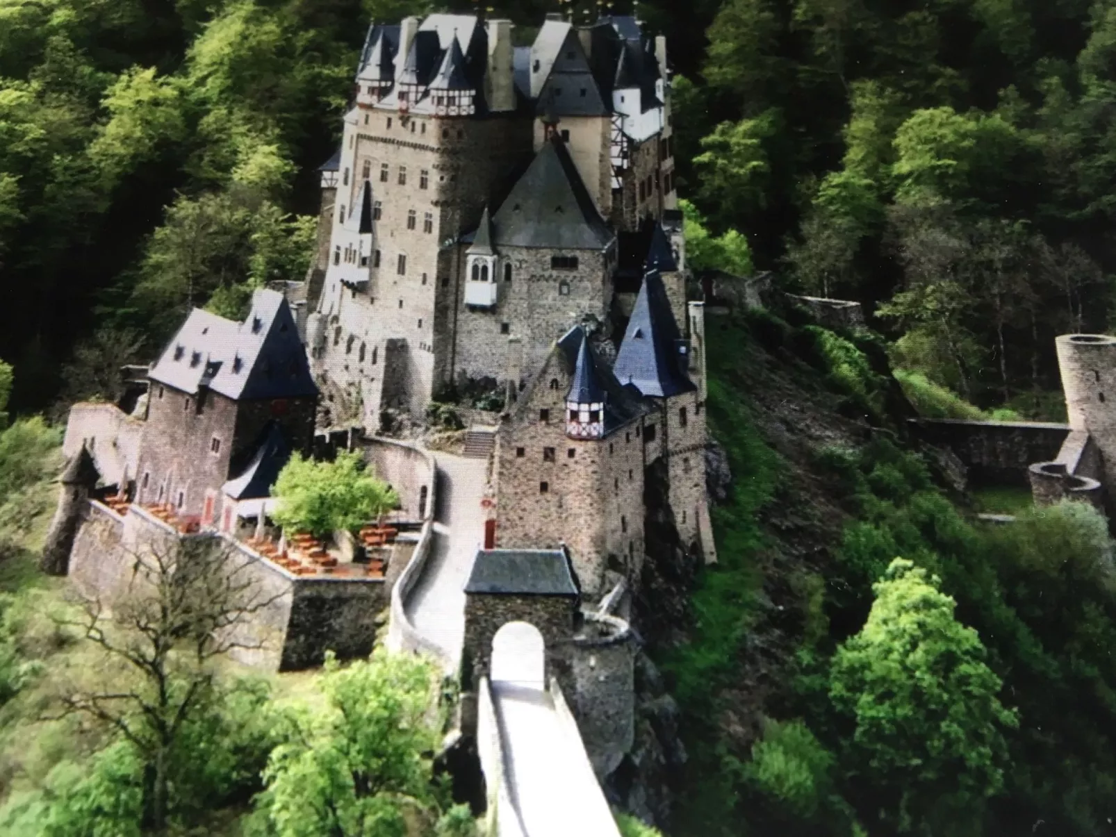 Appartement mit Balkon-Image-tags.info