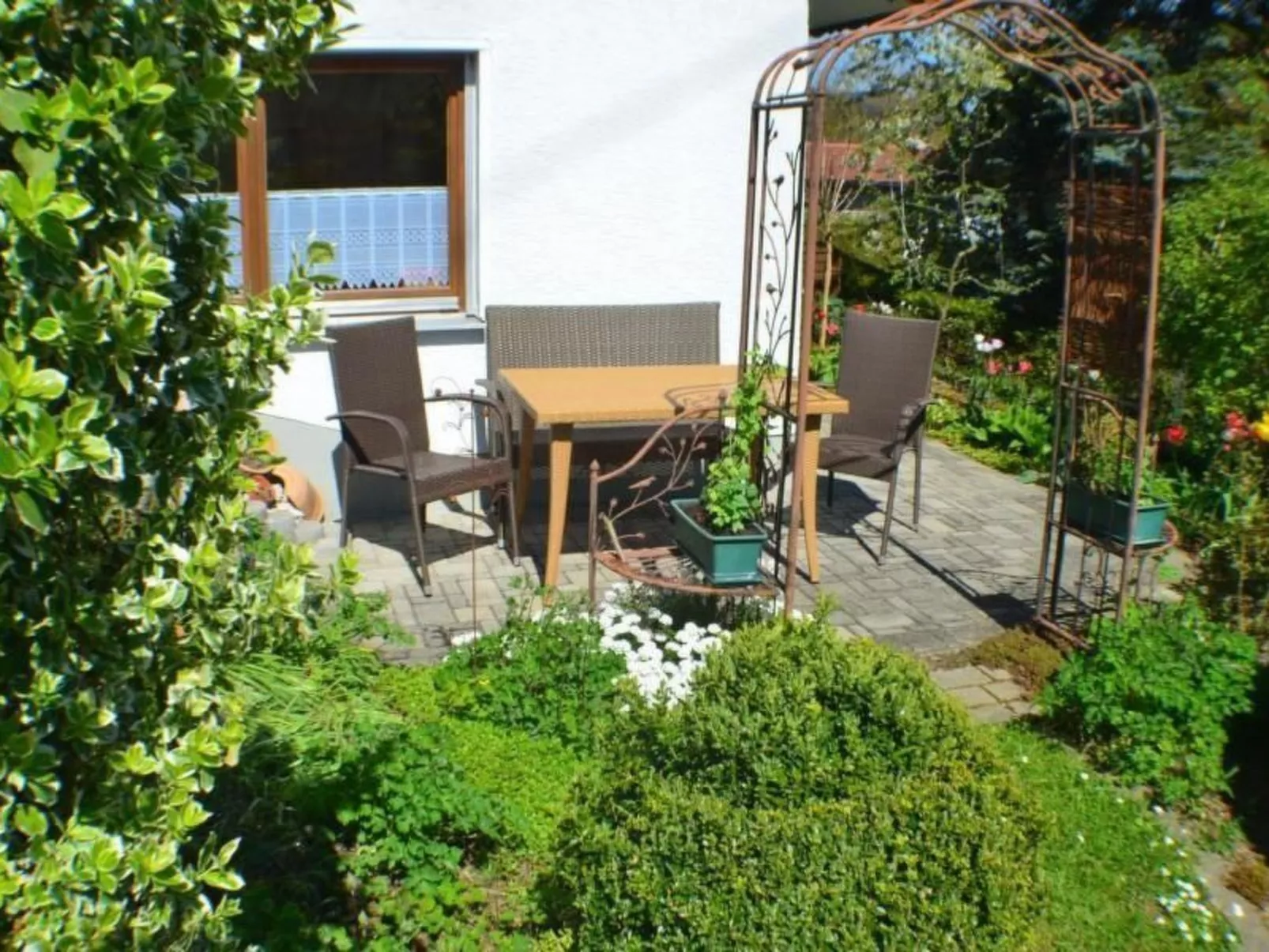 Gemütliche Ferienwohnung in Weiherhäuser mit Garten und Terrasse-Dehors