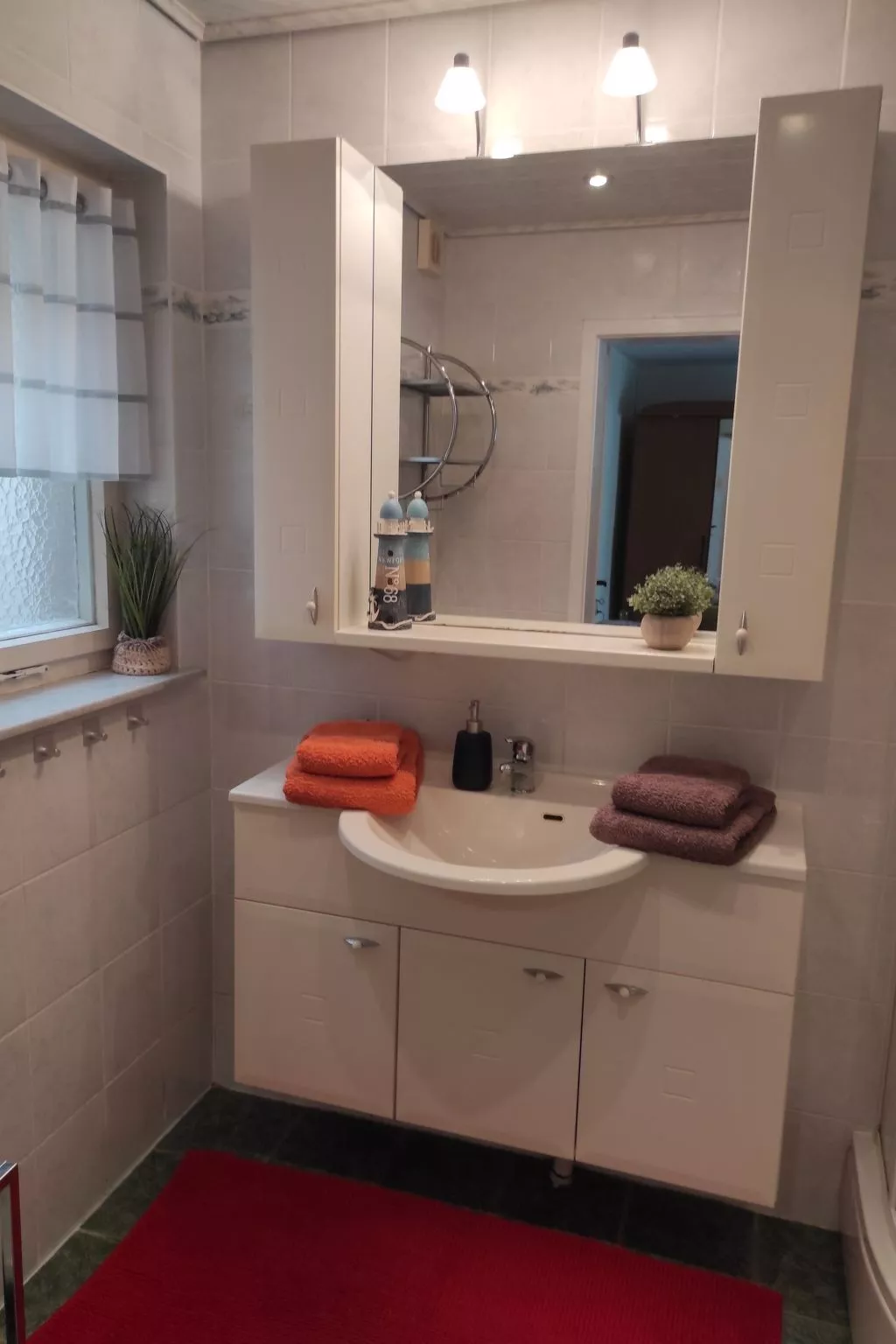 In Breitenstein mit Grill und Garten-Drinnen