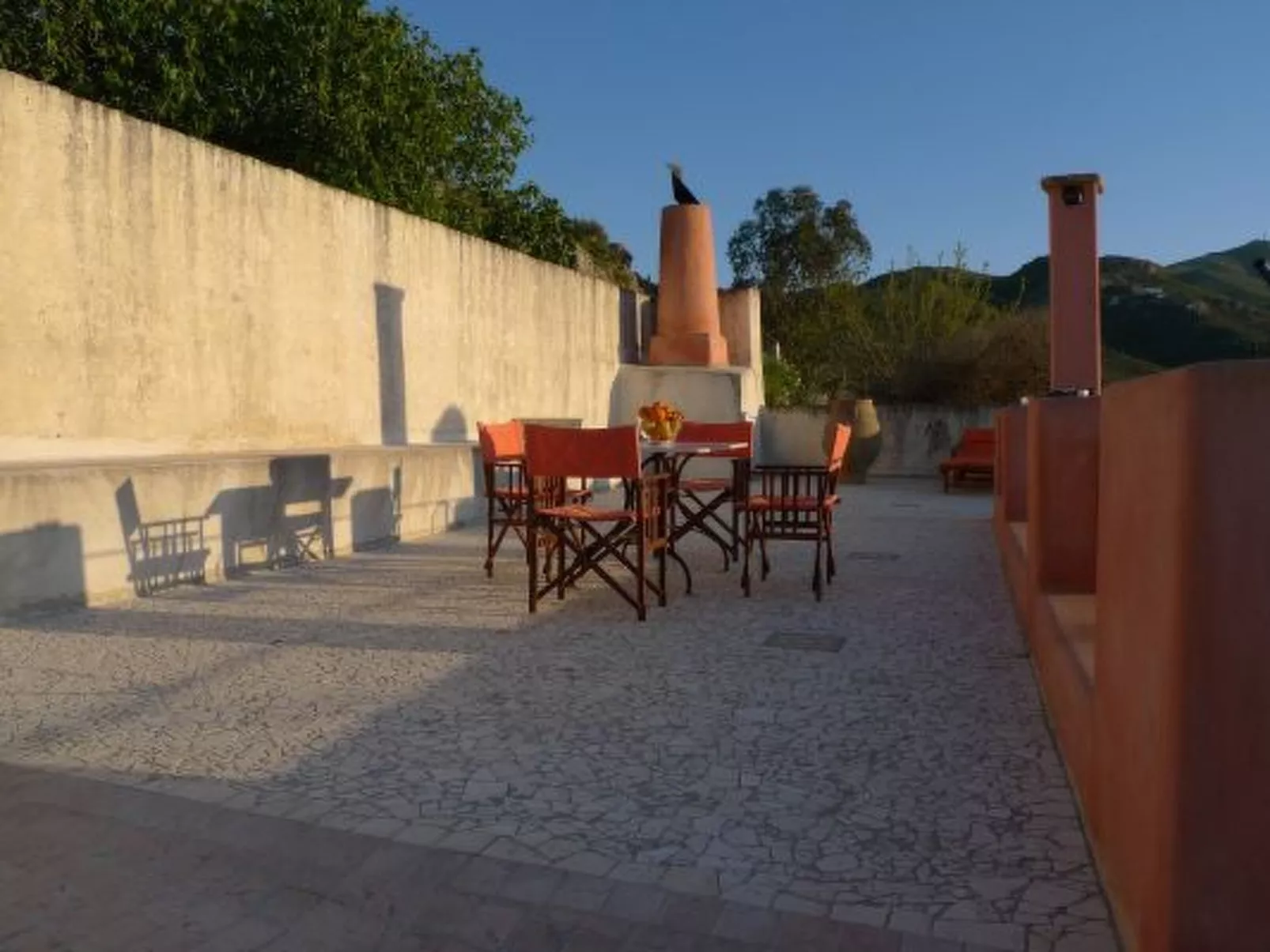 Ruhig gelegenes Ferienhaus mit eigenem Pool-Outside