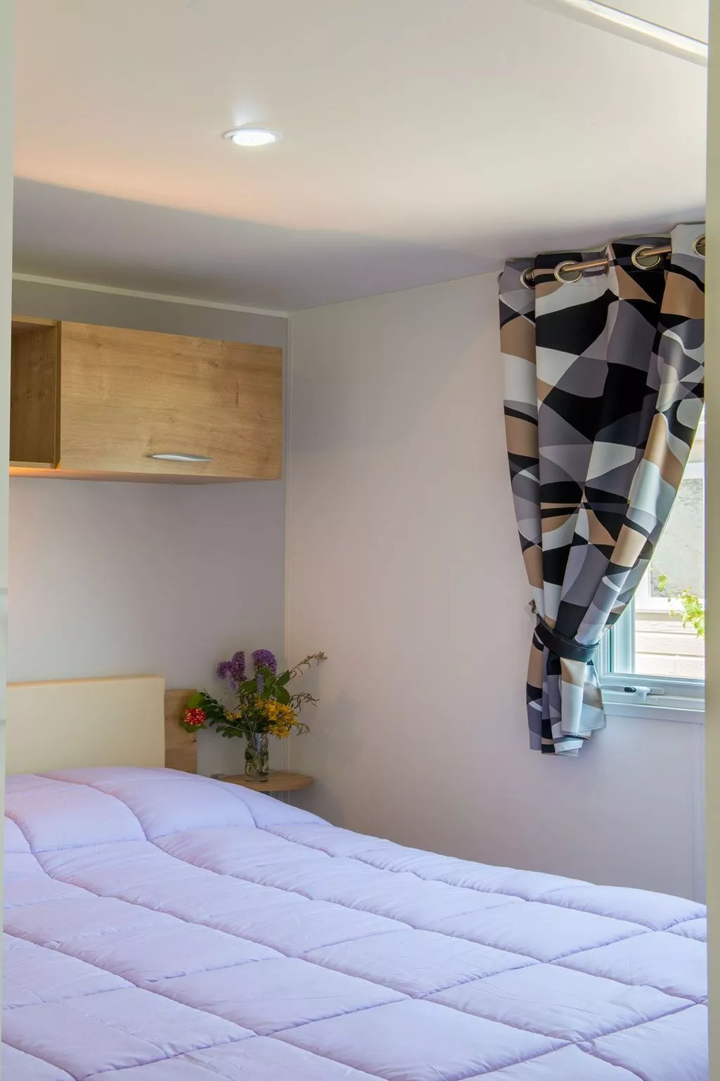 Gemütliches Chalet am Ufer des Sees von Serre-Ponçon-Drinnen