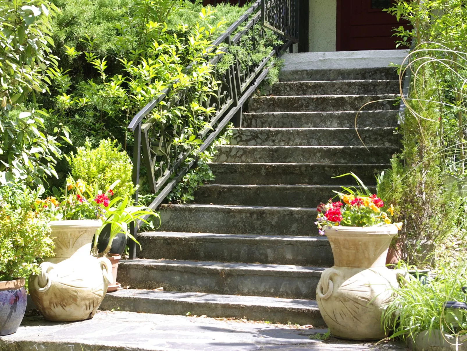 Mit Garten, Grill und Terrasse-Inside