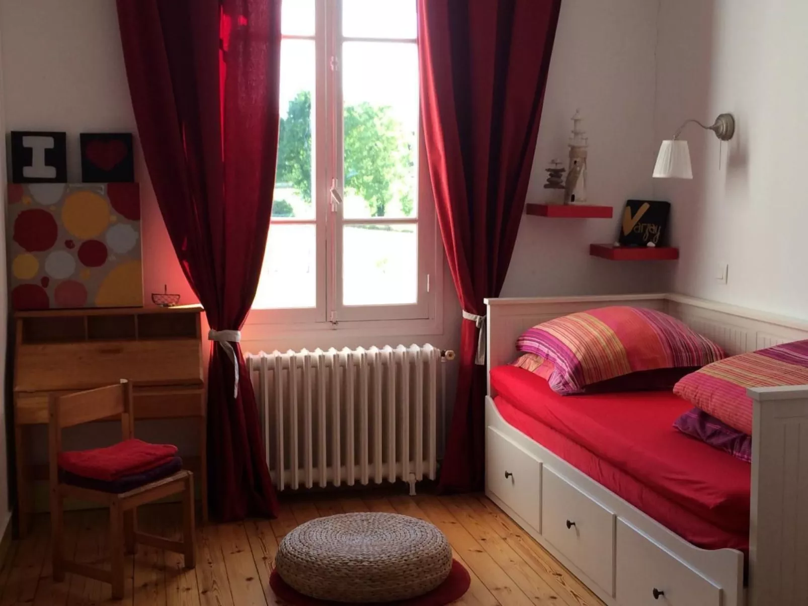 Ferienvilla mit Blick auf das Wasser-Dedans