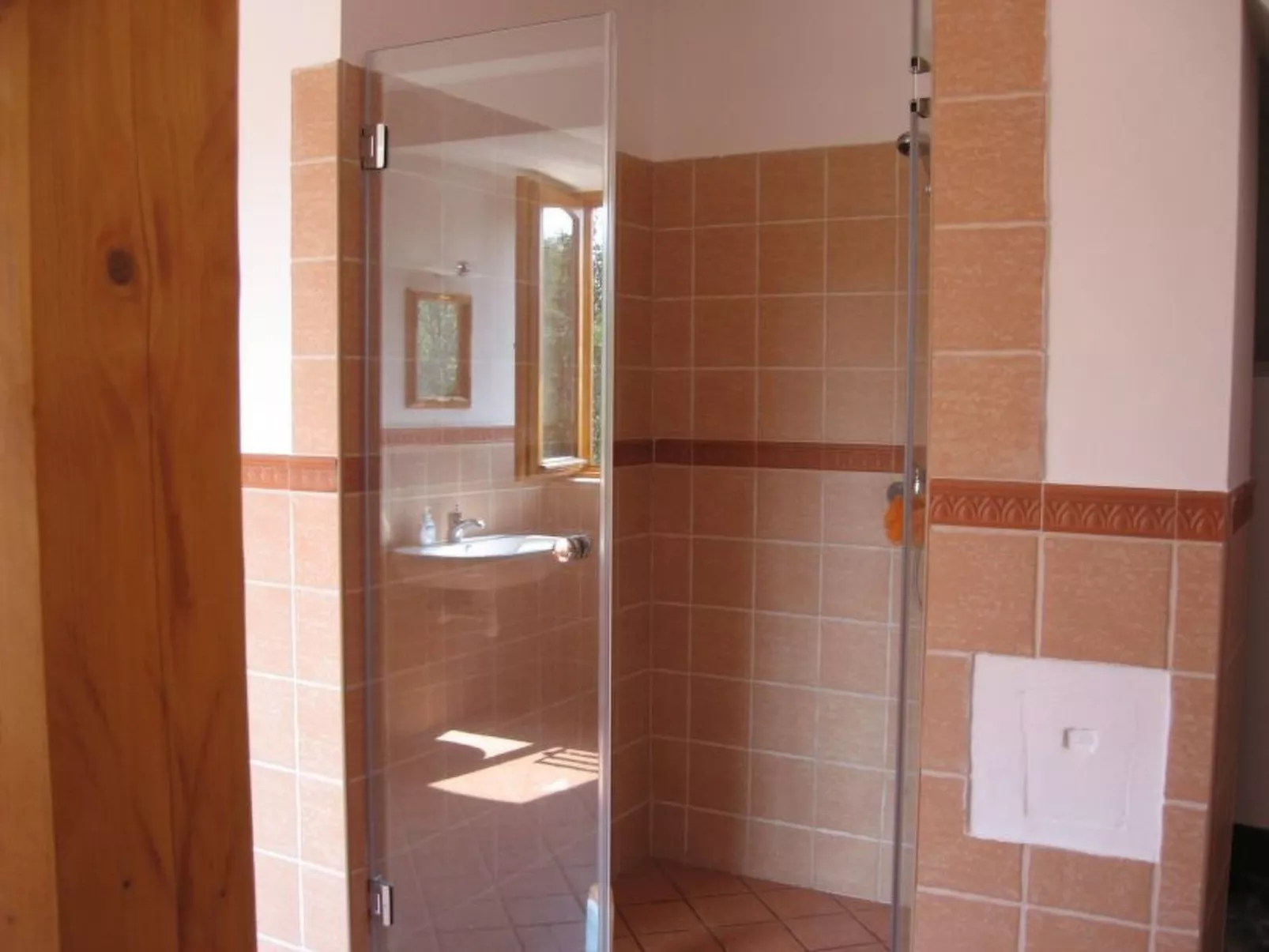 Mit biologischem Schwimmteich-Drinnen