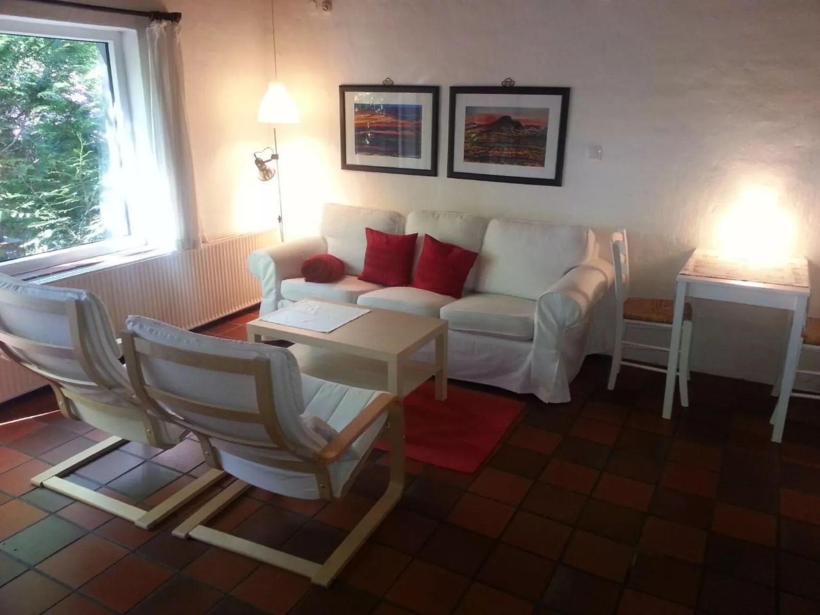 Große Ferienwohnung mit Garten, Grill und Terrasse-Dedans