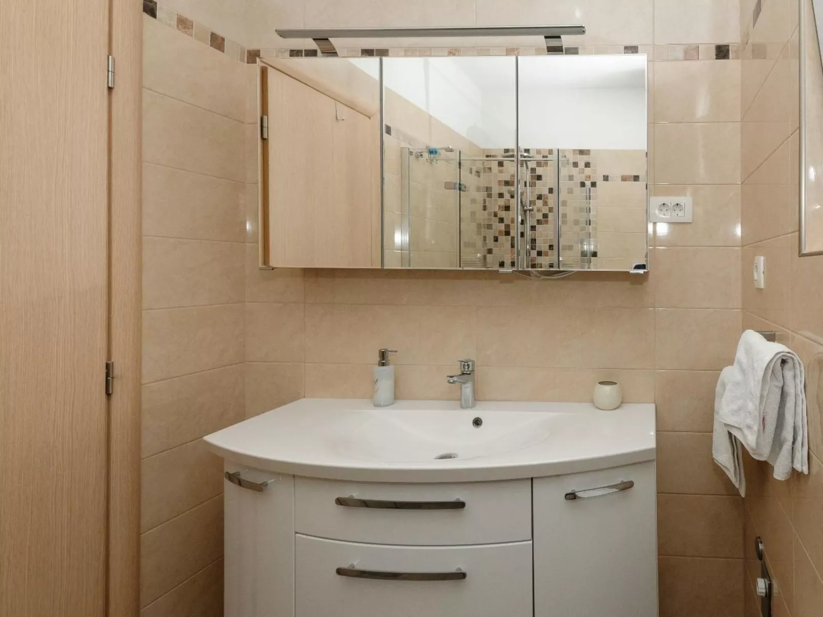 Villa Marta Trogir für 10 Personen in Plano-Drinnen