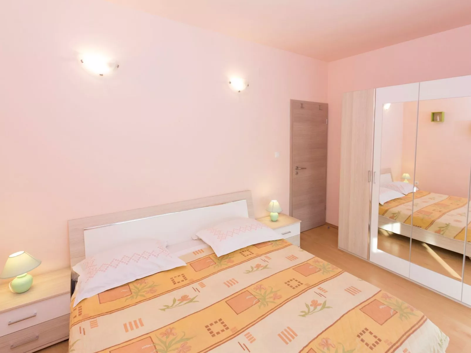 Villa "Sonnenblume" mit eigenem Garten und Grill-Inside