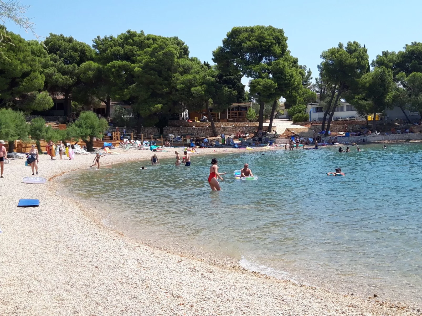 Mit Blick auf das Wasser-Outside