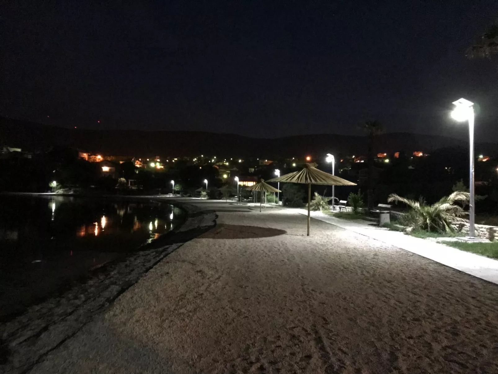 Neu erbautes Apartment mit großem Balkon-Dehors