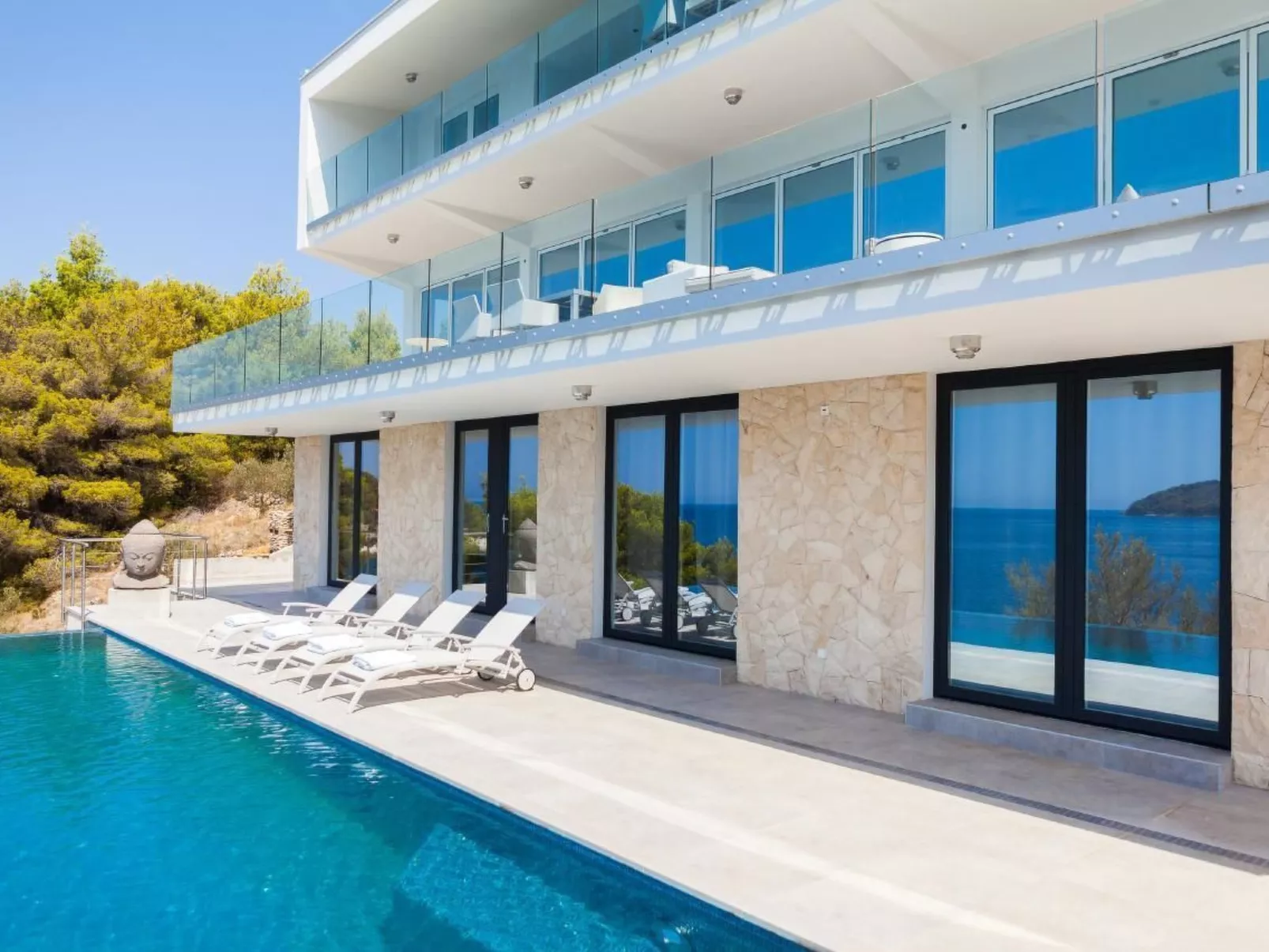 Villa Style and Sea-Image-tags.info